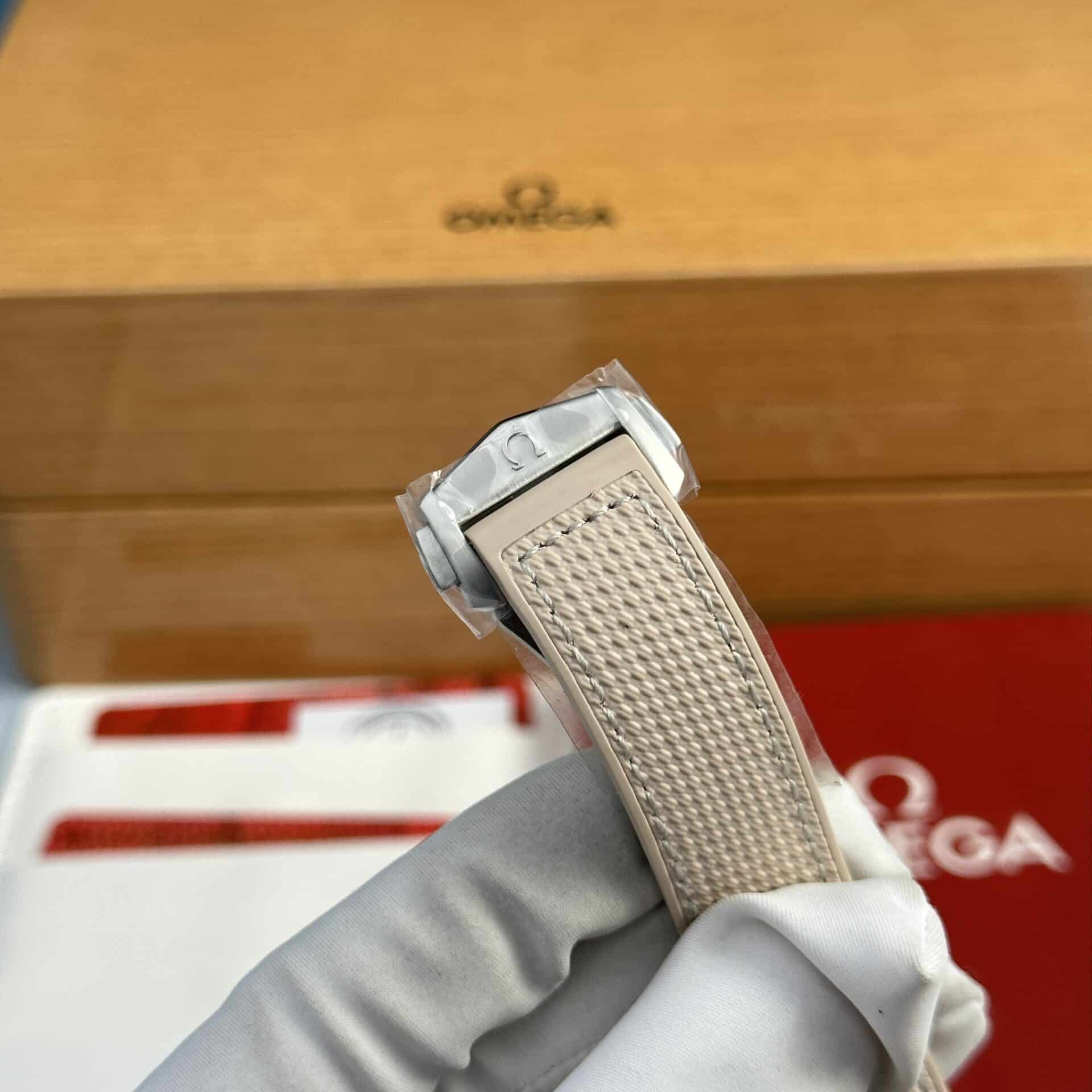 Omega Seamaster Planet Ocean 600M Co-Axial Beige Dial Rubber Strap Best Quality Replica VSF 43.5mm - Image 8