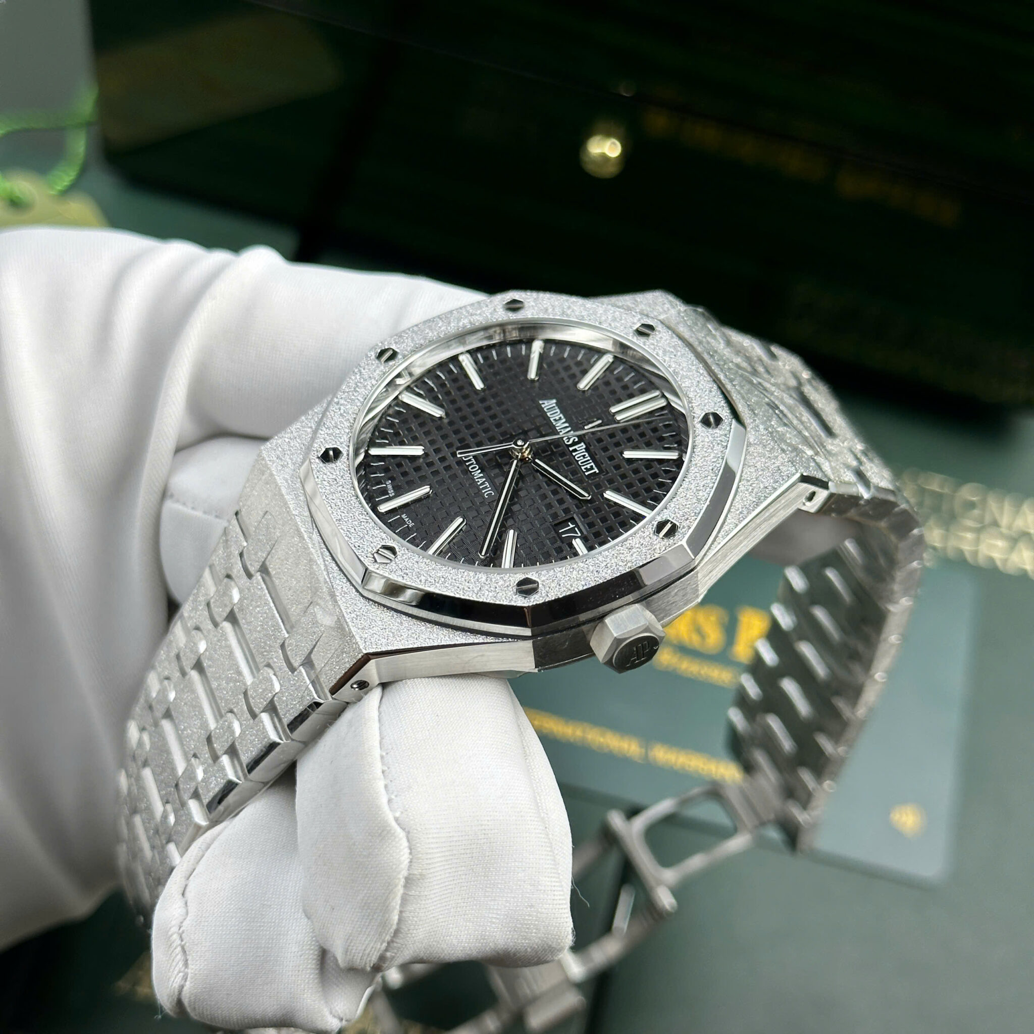 Audemars Piguet Royal Oak 15454BC Frosted Gold Black Dial 1:1 Best Replica APSF 37mm - Image 4