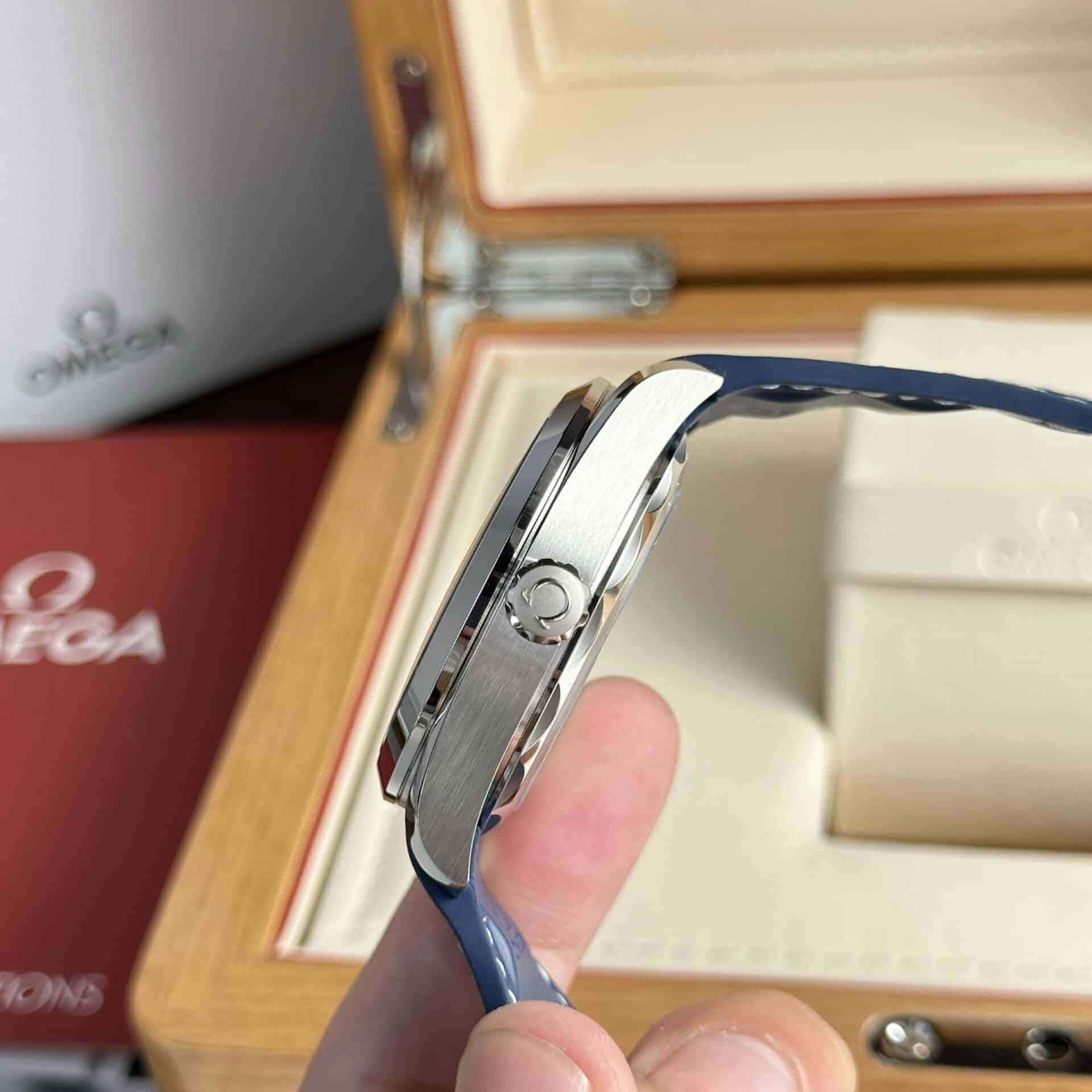 Omega Aqua Terra Worldtimer GMT Blue Dial Rubber Strap Best Replica 43mm - Image 7