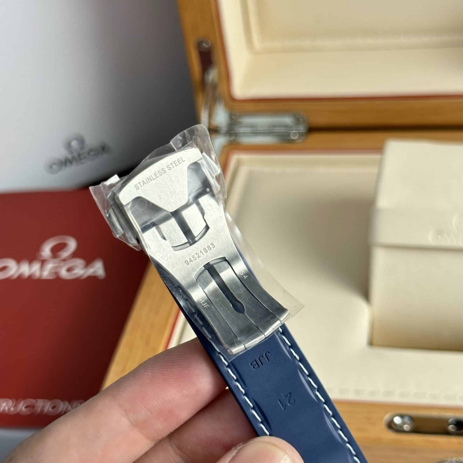 Omega Aqua Terra Worldtimer GMT Blue Dial Rubber Strap Best Replica 43mm - Image 10