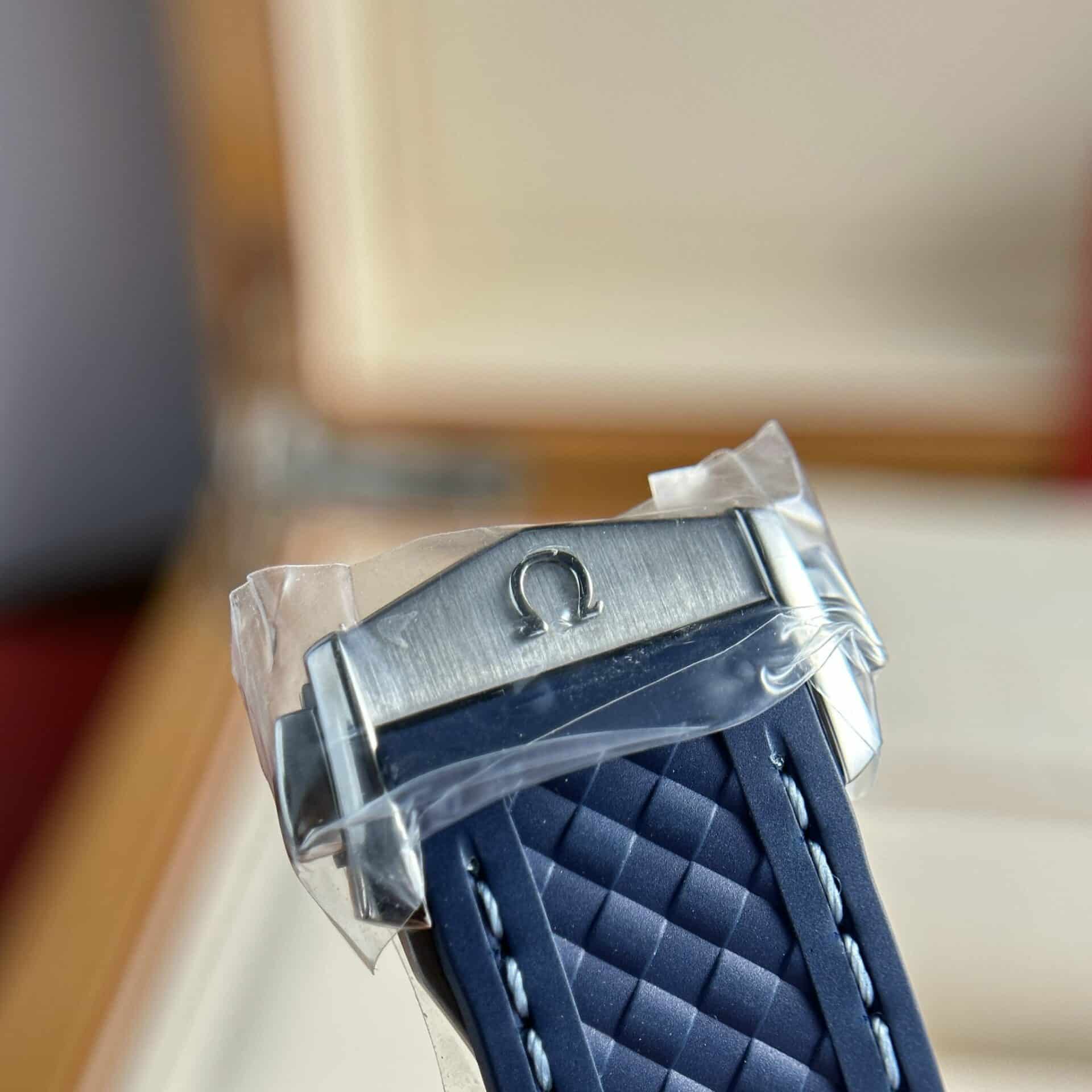 Omega Aqua Terra Worldtimer GMT Blue Dial Rubber Strap Best Replica 43mm - Image 11