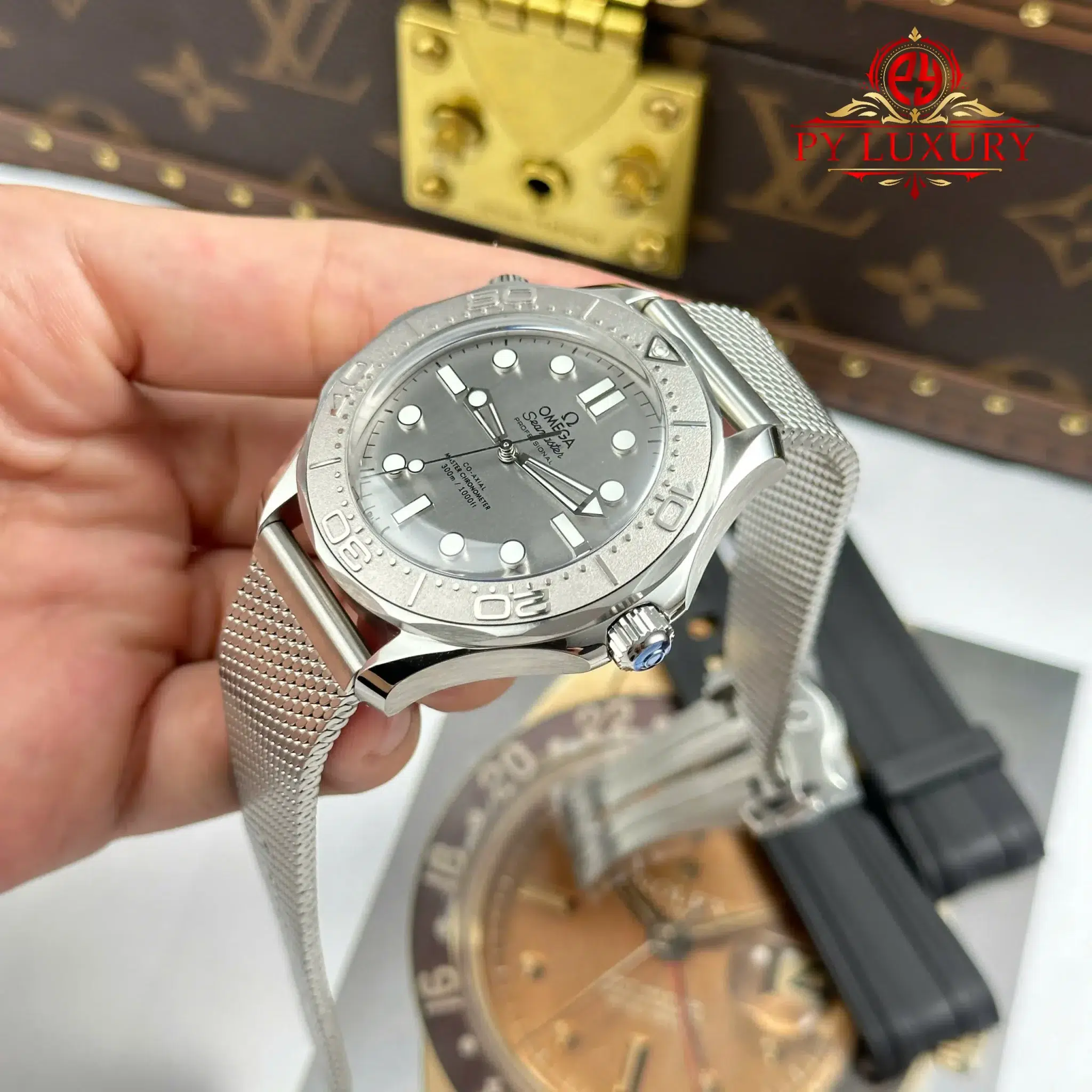 Omega Seamaster Diver 300M Steel No-Date Grey Dial 1:1 Best Replica VSF 42mm - Image 4