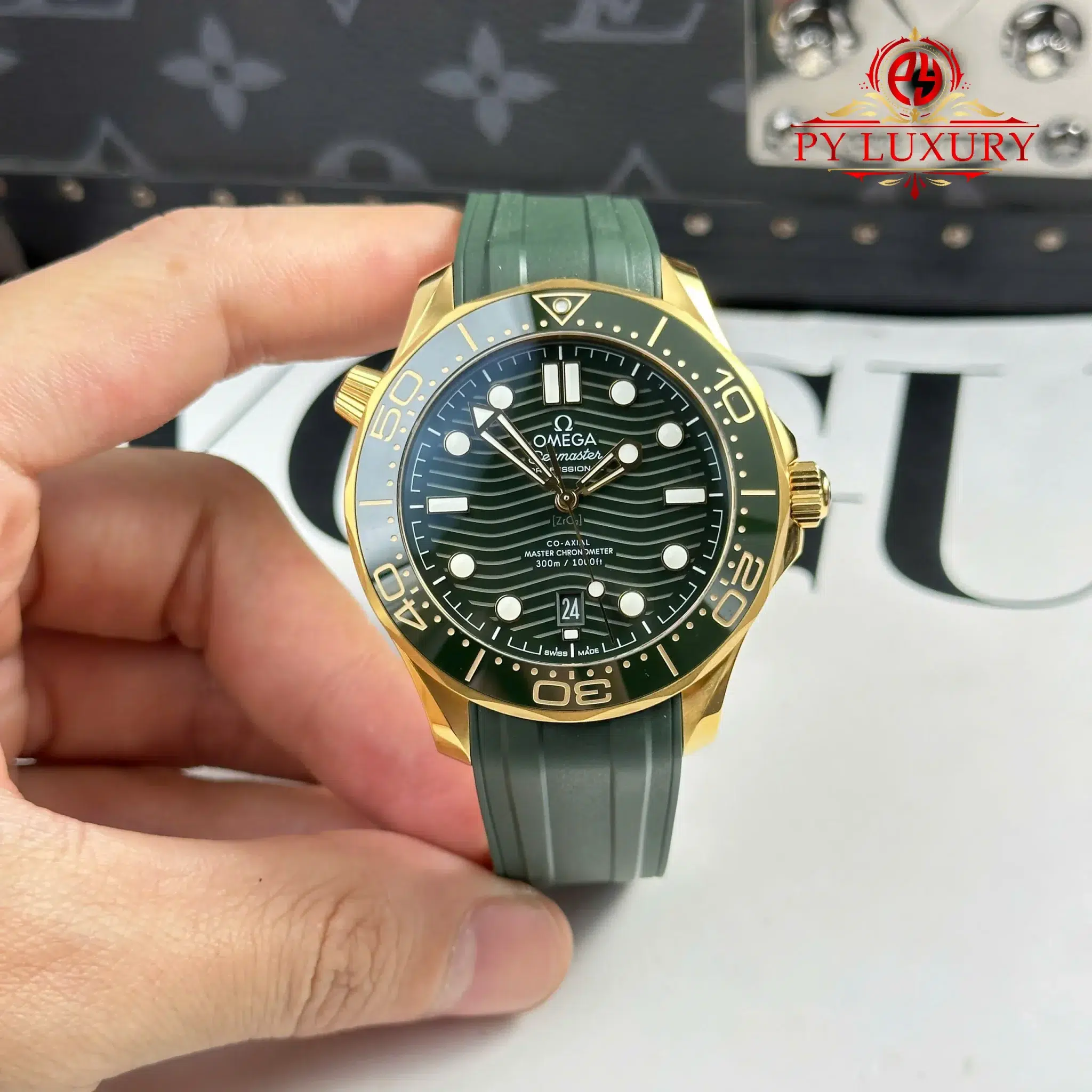 Omega Seamaster Diver 300M Moonshine Gold Case Green Dial Rubber Strap 1:1 Best Replica VSF 42mm