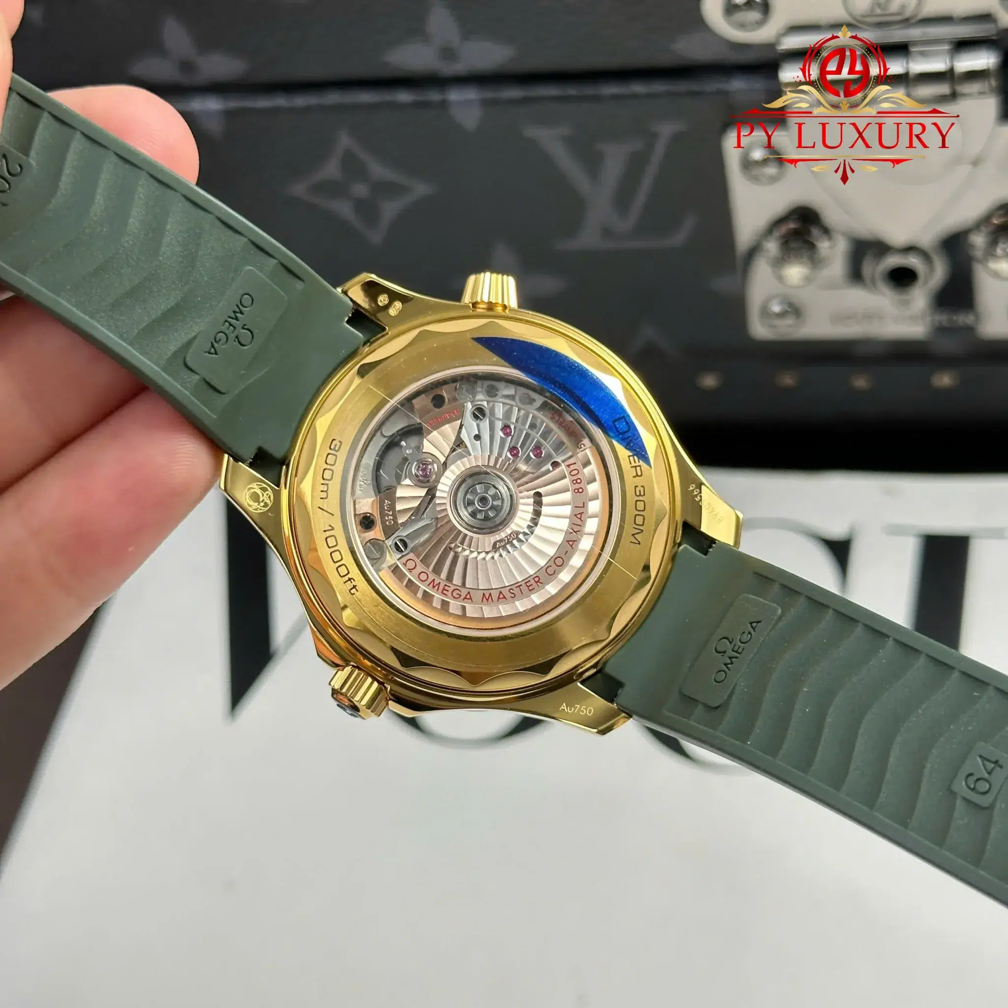 Omega Seamaster Diver 300M Moonshine Gold Case Green Dial Rubber Strap 1:1 Best Replica VSF 42mm - Image 9