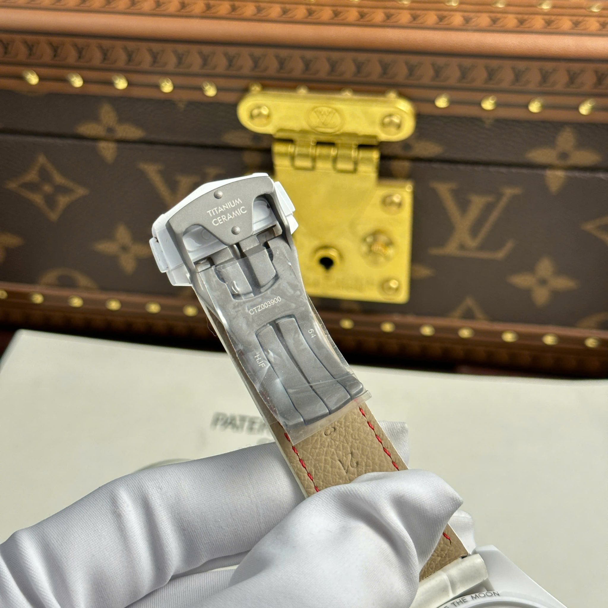 Omega Speedmaster White Side Of The Moon White Ceramic Leather Strap Replica 44mm - Image 12