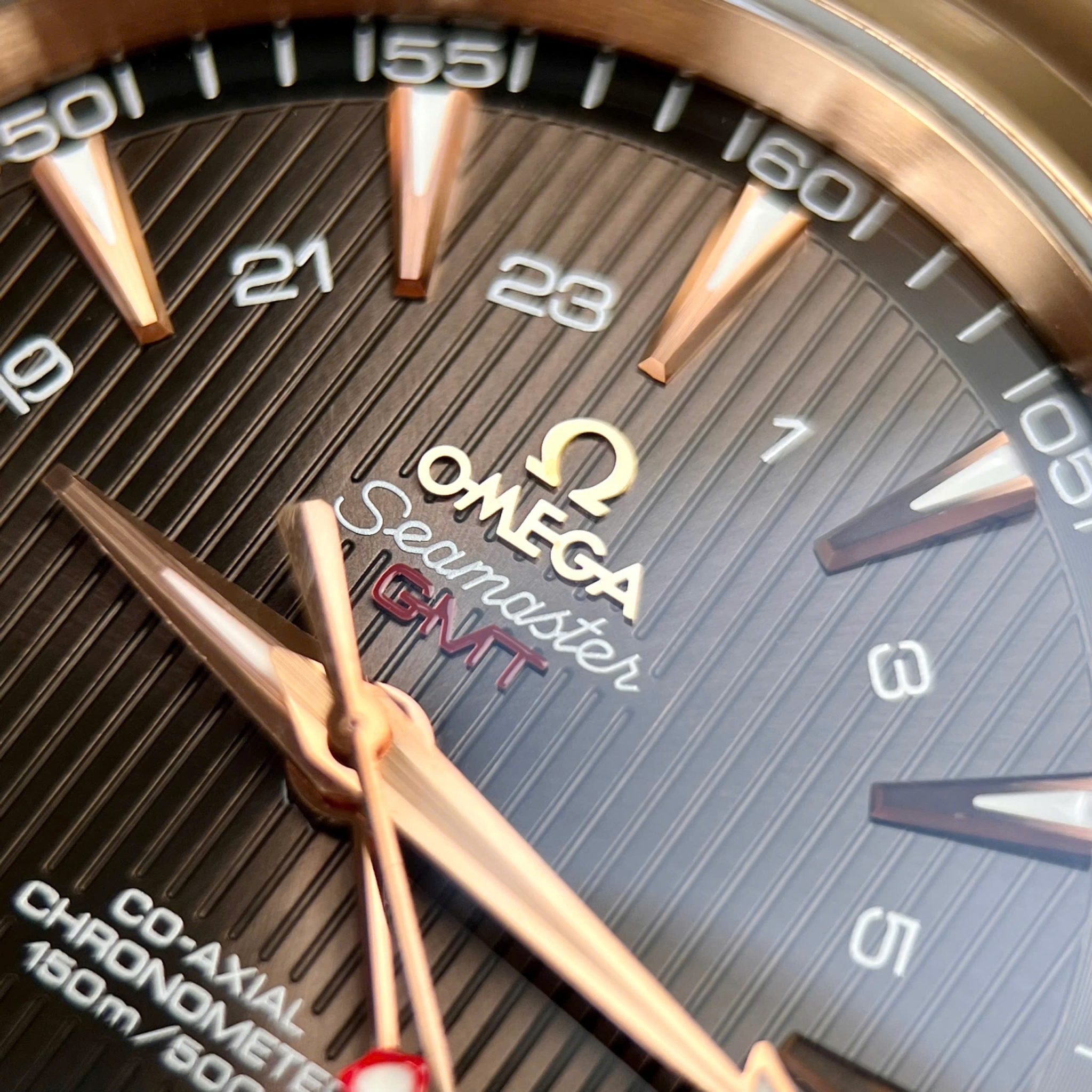 Omega Seamaster Aqua Terra GMT Two Tone Rose Gold Brown Dial Best Replica VSF 43mm - Image 4