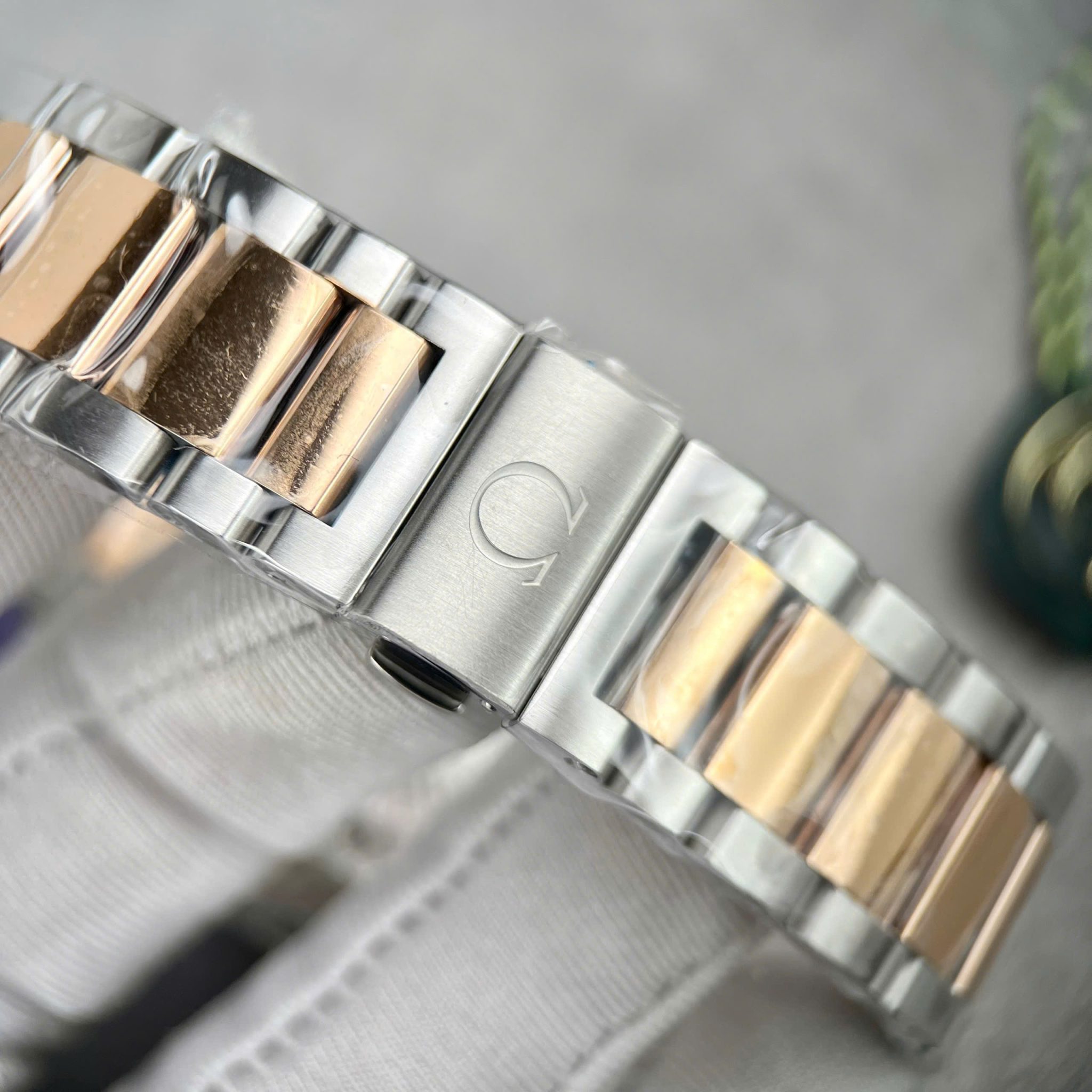 Omega Seamaster Aqua Terra GMT Two Tone Rose Gold Brown Dial Best Replica VSF 43mm - Image 8