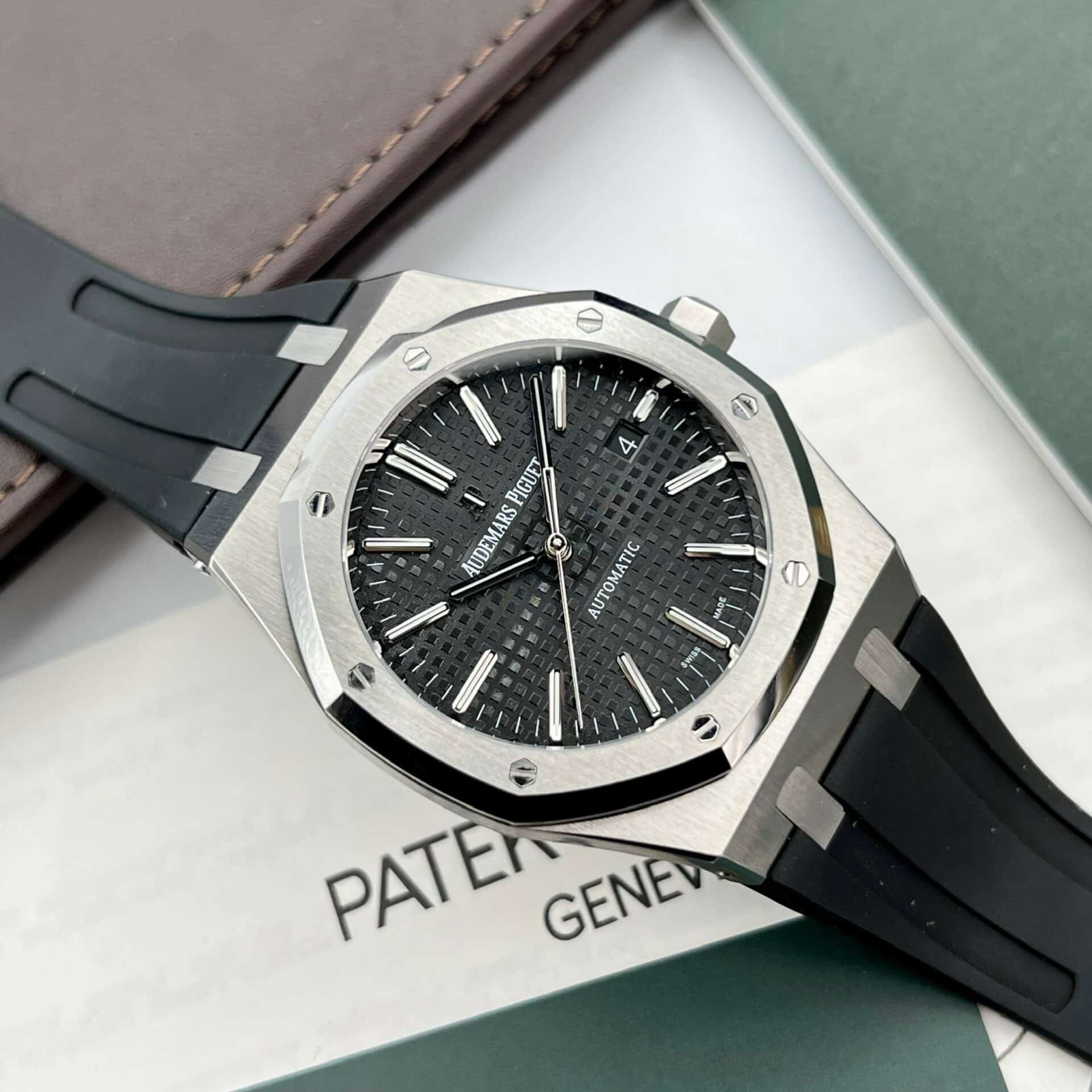 Audemars Piguet Royal Oak 15400ST Rubber Strap Black Dial Best Replica APS Factory 41mm - Image 2