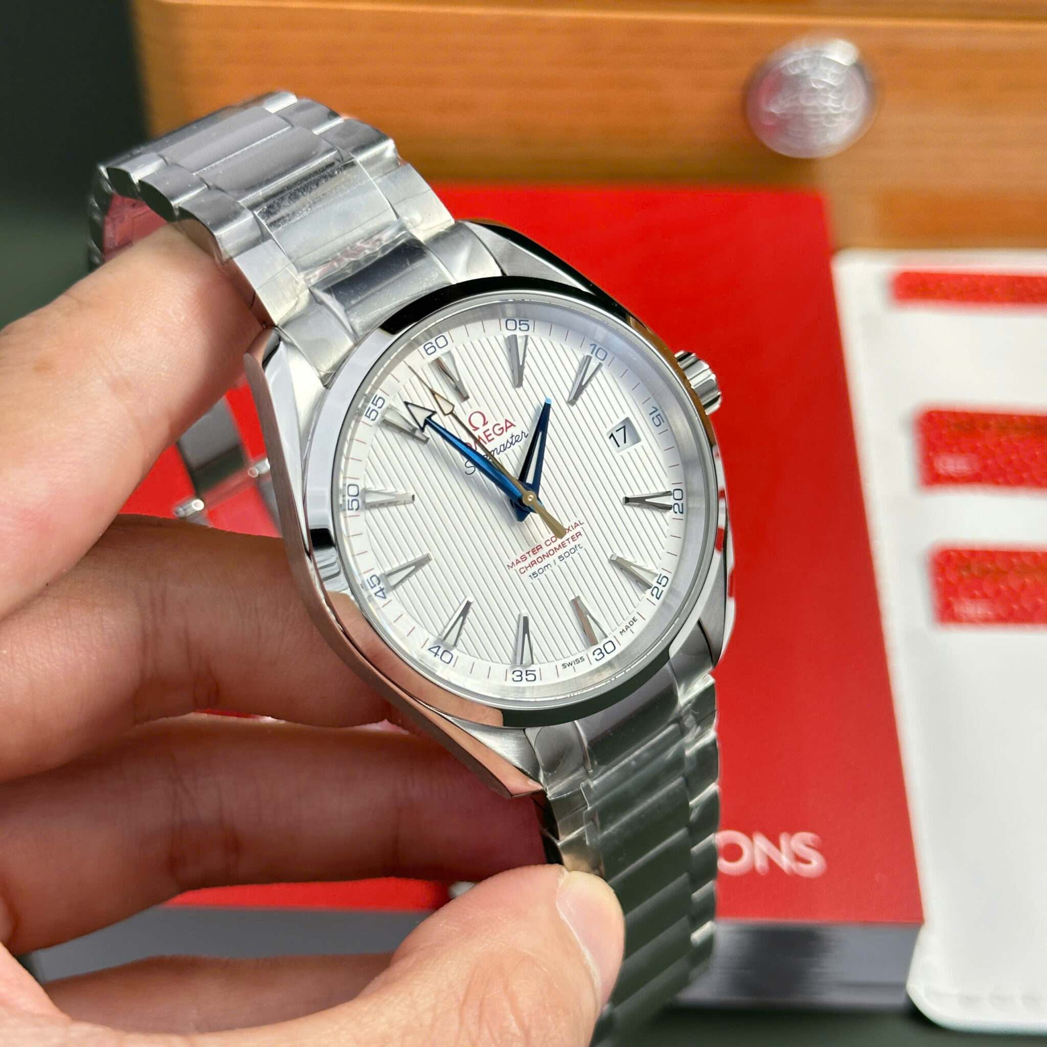 Omega Seamaster Aqua Terra 231.10.42.21.02.004 White Dial 1:1 Best Replica VSF 41.5mm - Image 4