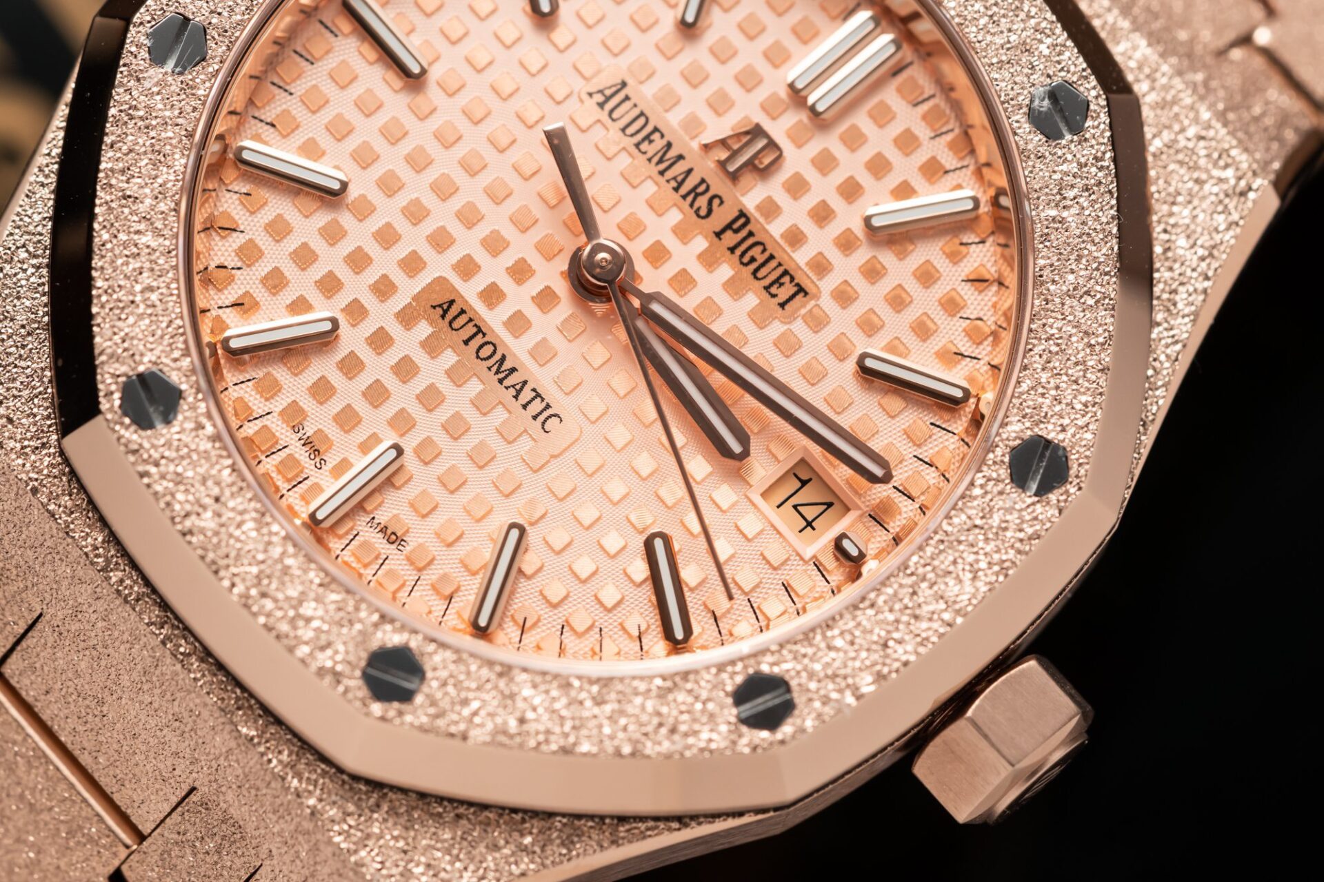 Audemars Piguet Royal Oak 15454OR Frosted Gold Pink Dial Replica 37mm - Image 5