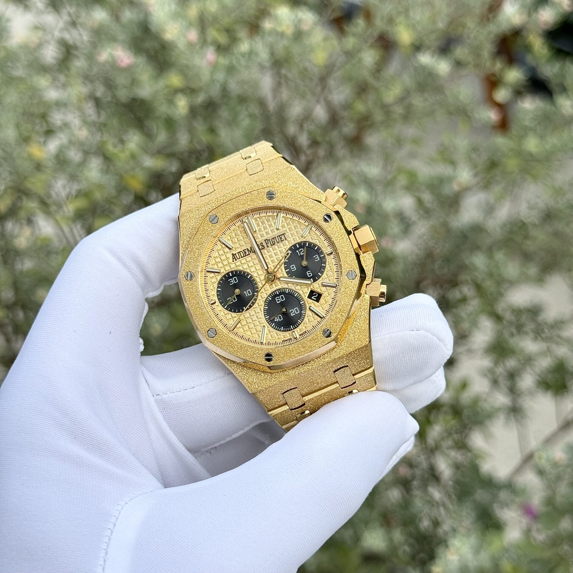 Audemars Piguet Royal Oak Frosted Yellow Gold Chronograph 26240BA Yellow Dial Replica 41mm - Image 2