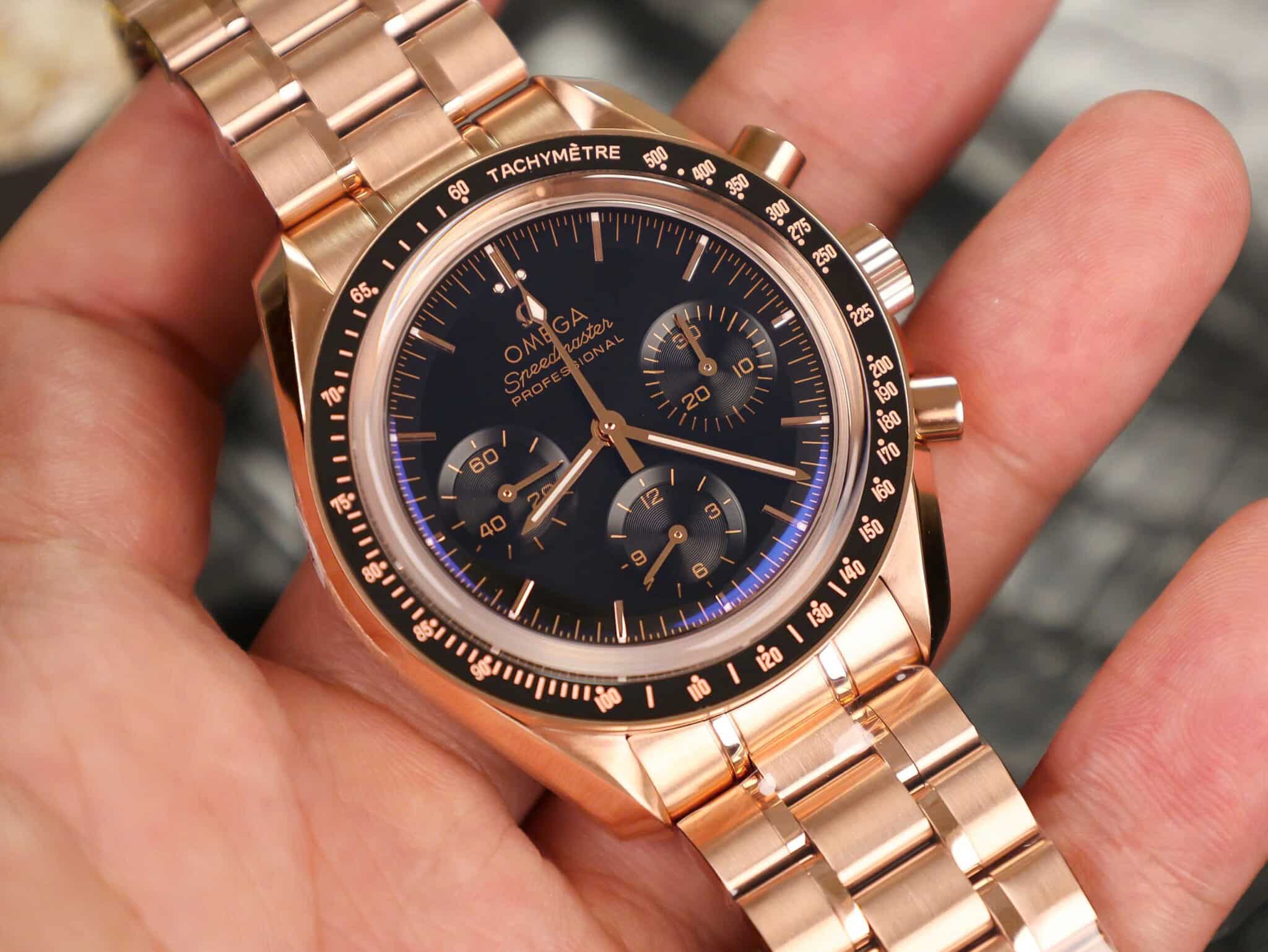 Omega Speedmaster Moonwatch Professional Chronograph Sedna Gold Black Dial Replica 42mm - Image 2