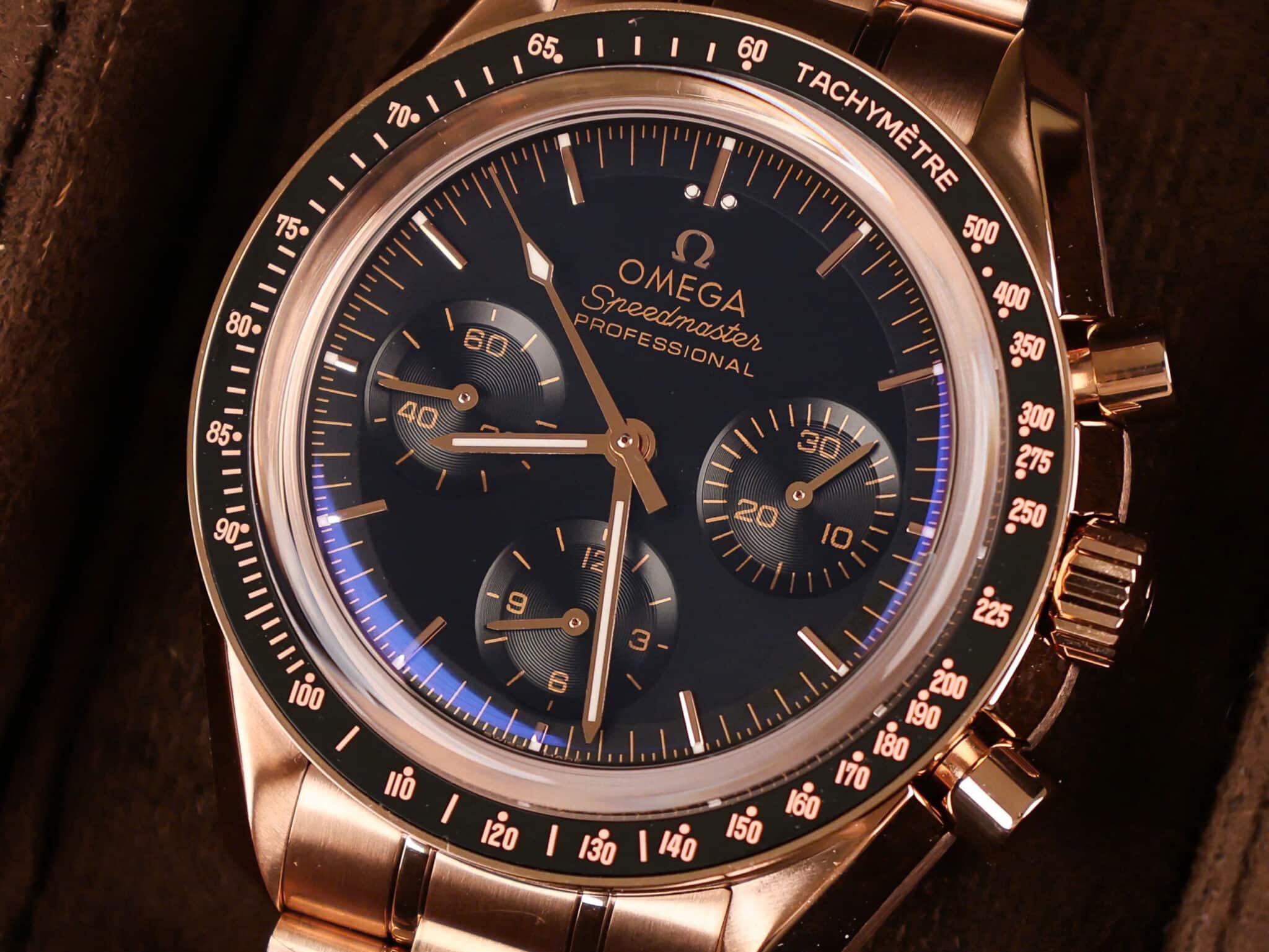 Omega Speedmaster Moonwatch Professional Chronograph Sedna Gold Black Dial Replica 42mm - Image 5