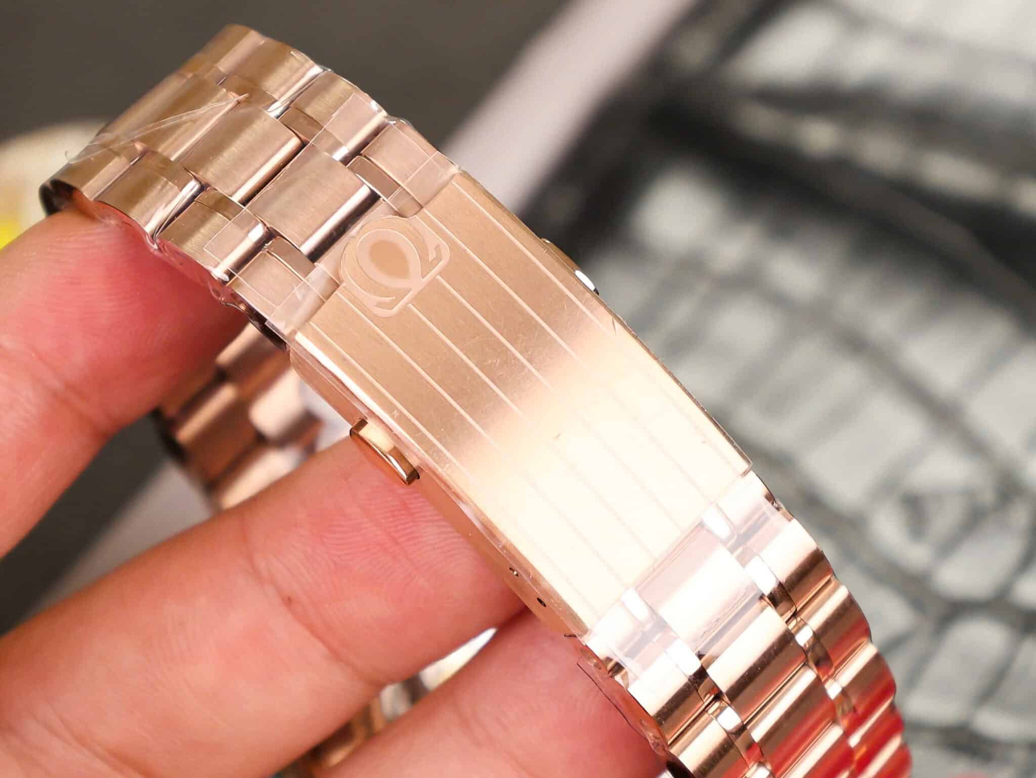 Omega Speedmaster Moonwatch Professional Chronograph Sedna Gold Black Dial Replica 42mm - Image 9