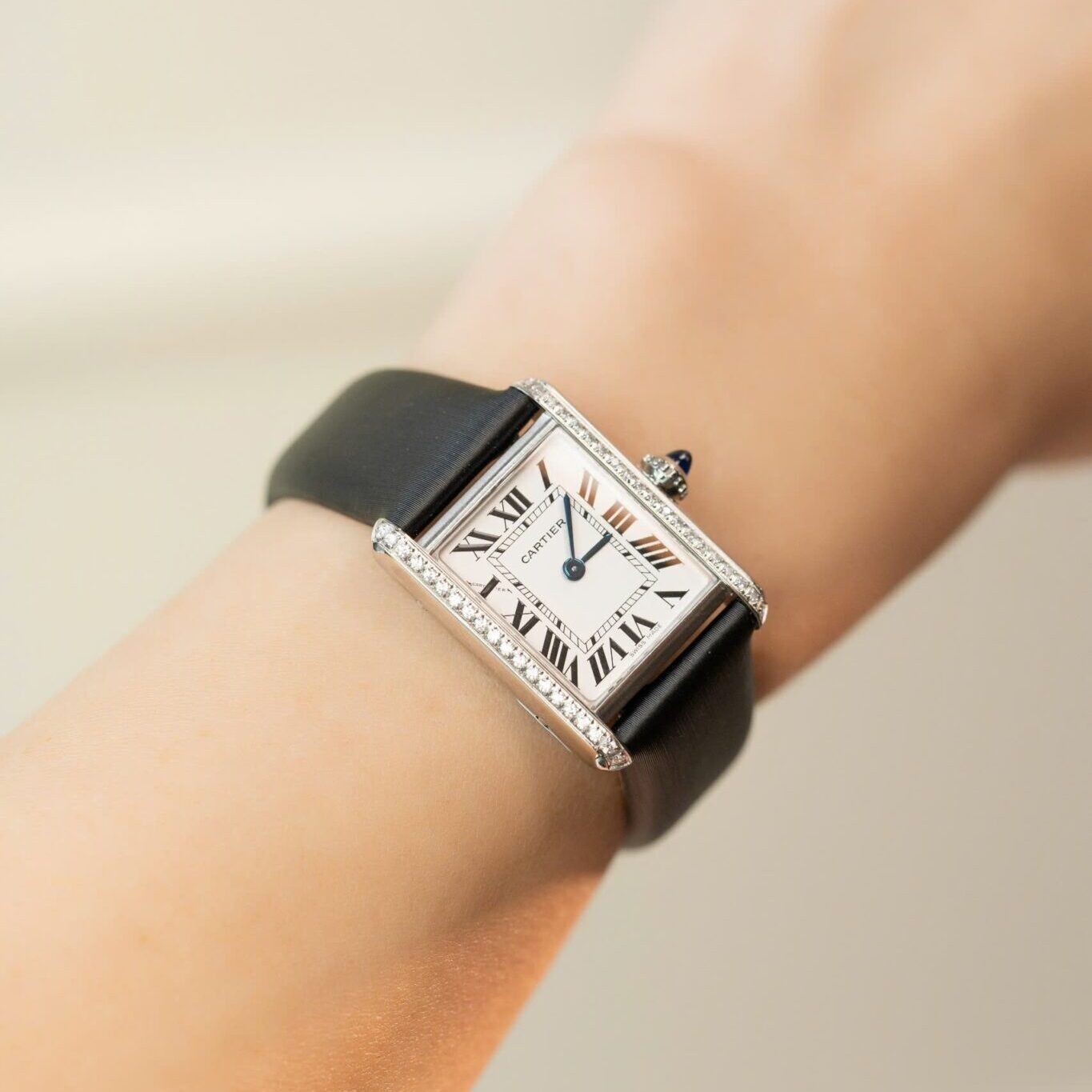 Cartier Tank Must W4TA0031 Ladies Small Model Diamond Bezel Replica 29.5 Mm X 22 Mm - Image 3