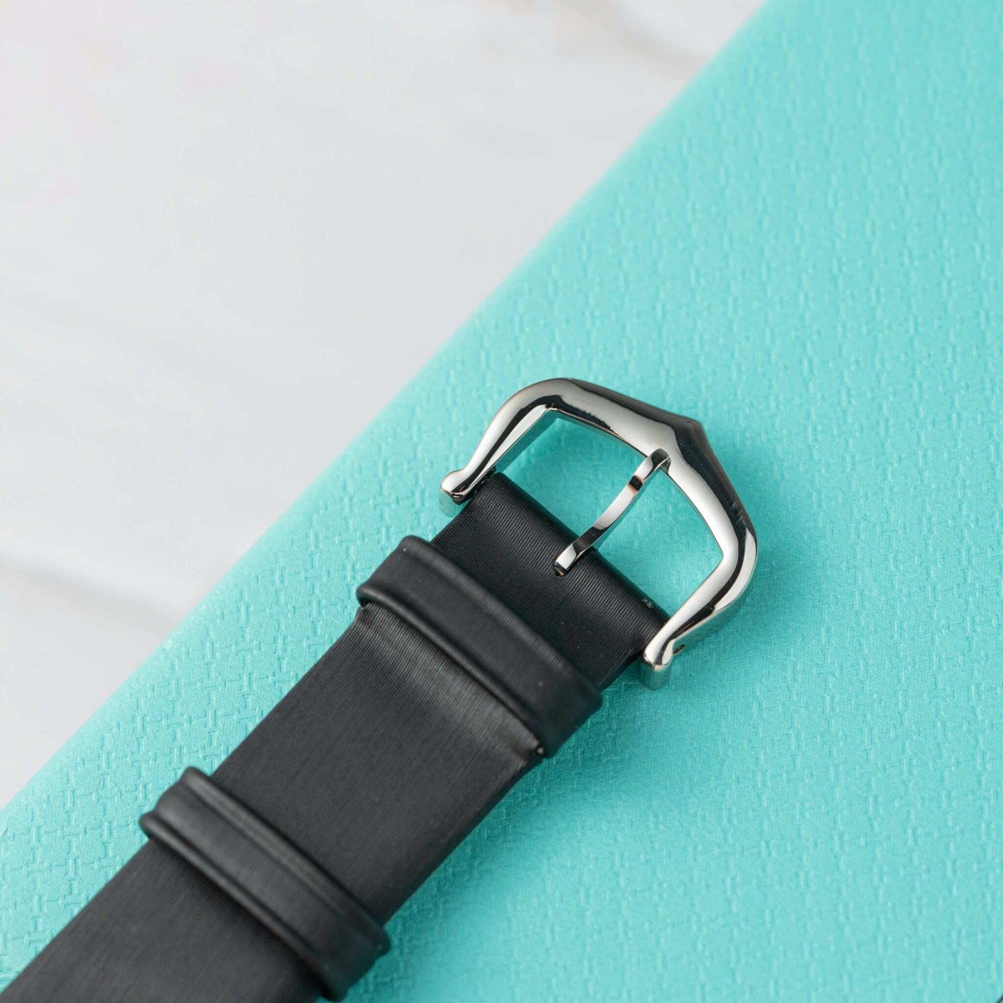 Cartier Tank Must W4TA0031 Ladies Small Model Diamond Bezel Replica 29.5 Mm X 22 Mm - Image 7