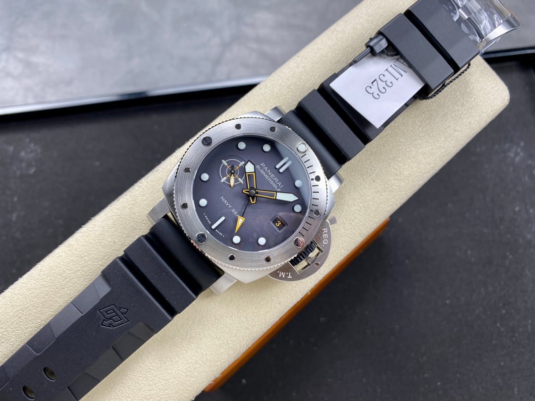 Panerai Submersible GMT Navy Seals PAM 1323 Grey Dial Rubber Strap Best Replica VSF 44mm