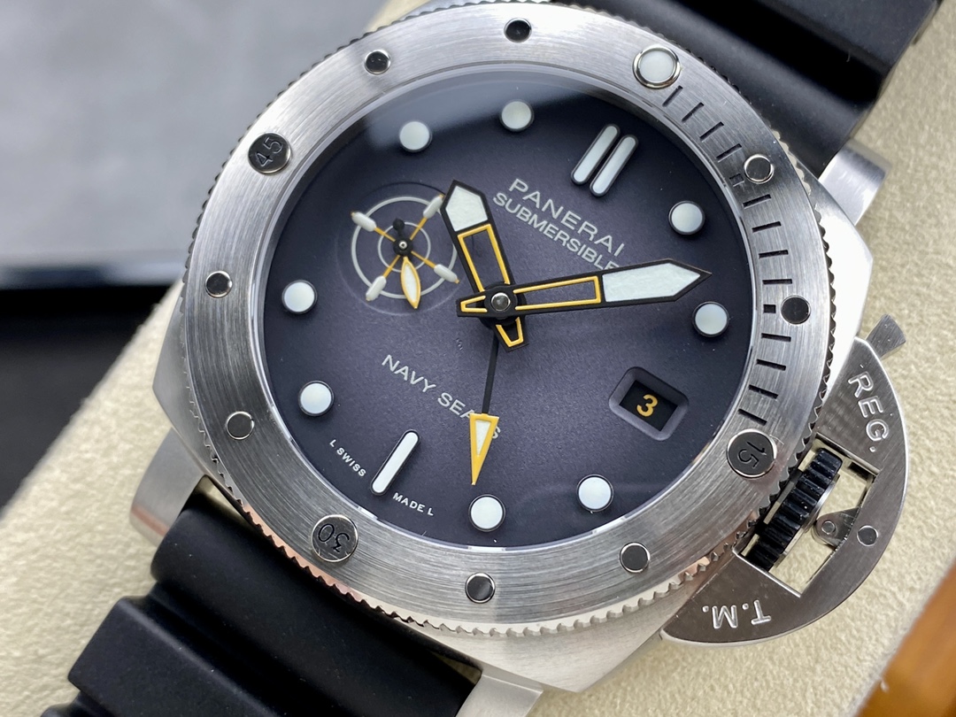 Panerai Submersible GMT Navy Seals PAM 1323 Grey Dial Rubber Strap Best Replica VSF 44mm - Image 3