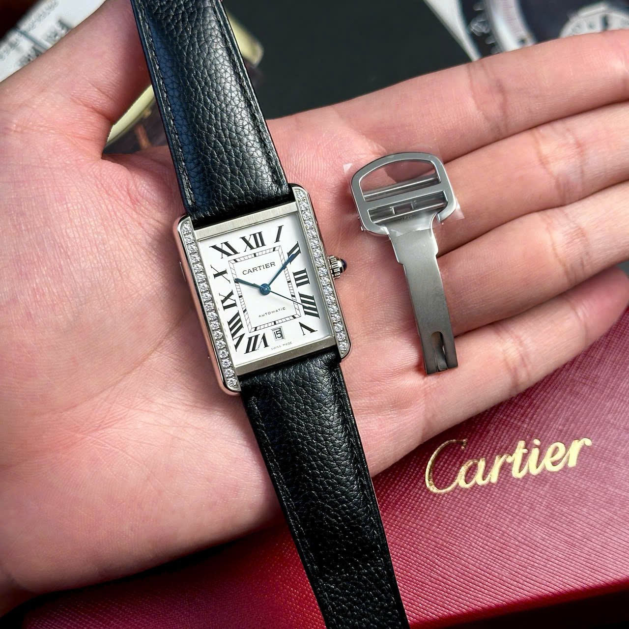 Cartier Tank Solo Extra Large White Dial Diamond Bezel Leather Strap Best Replica AF 31mm X 41mm