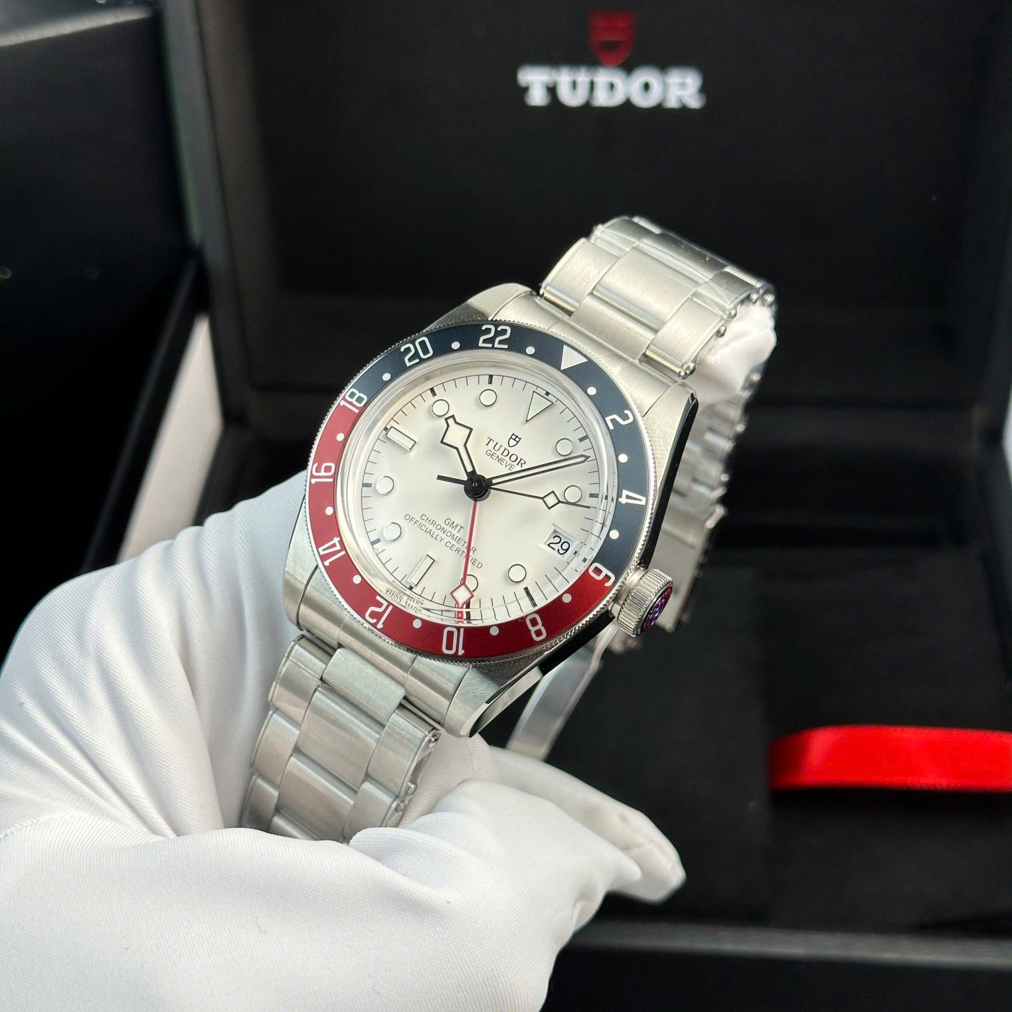 Tudor Black Bay GMT 79830RB-0010 Pepsi Opaline Dial 1:1 Best Replica ZF 41mm - Image 3