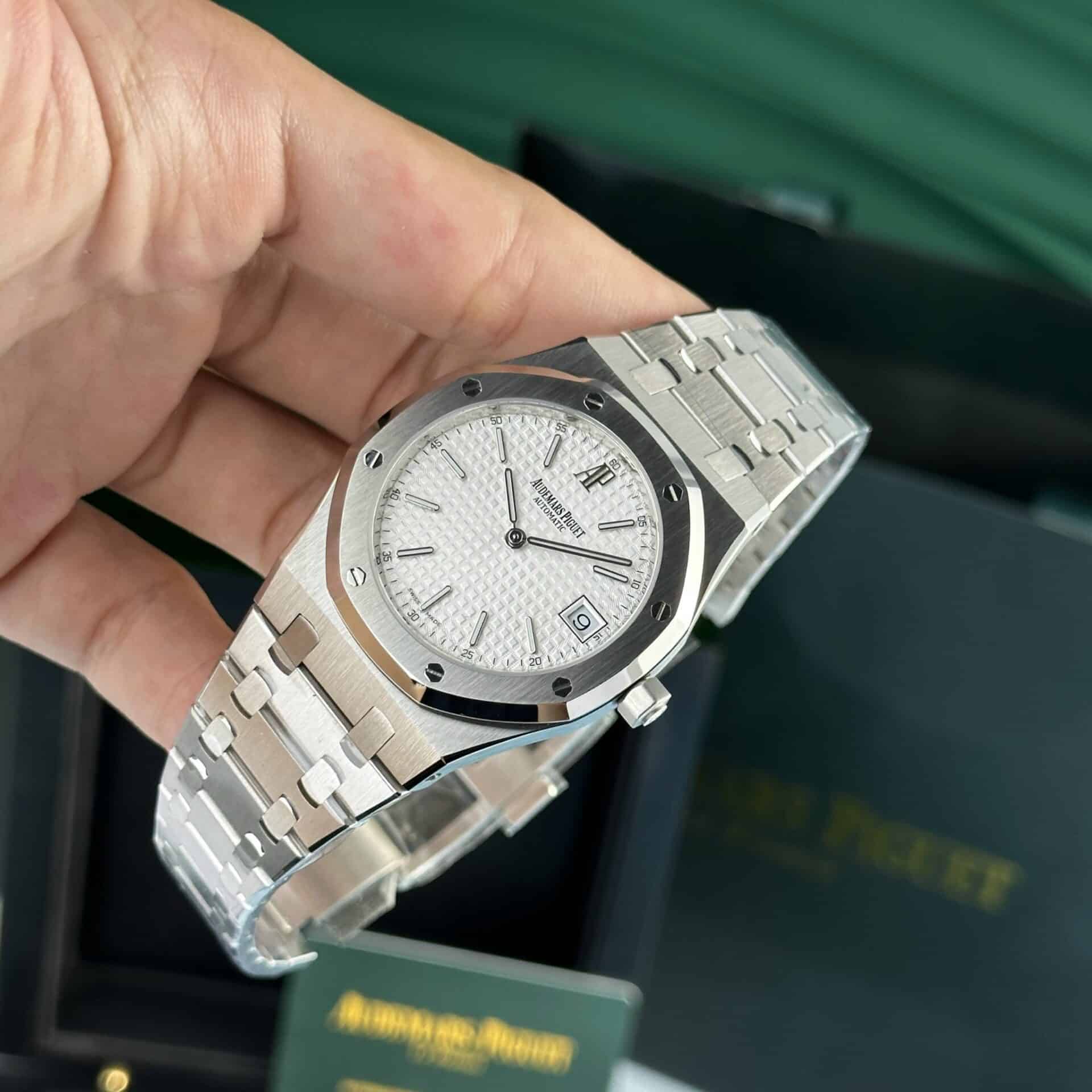 Audemars Piguet Royal Oak Jumbo Extra Thin 15202ST White Guilloche Dial Replica 39mm - Image 4