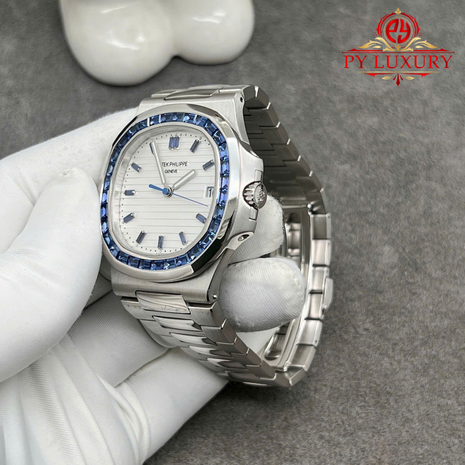 Patek Philippe Nautilus 5711/111P-010 Custom Made 1:1 Platinum 950 Blue Sapphire 40mm - Image 4