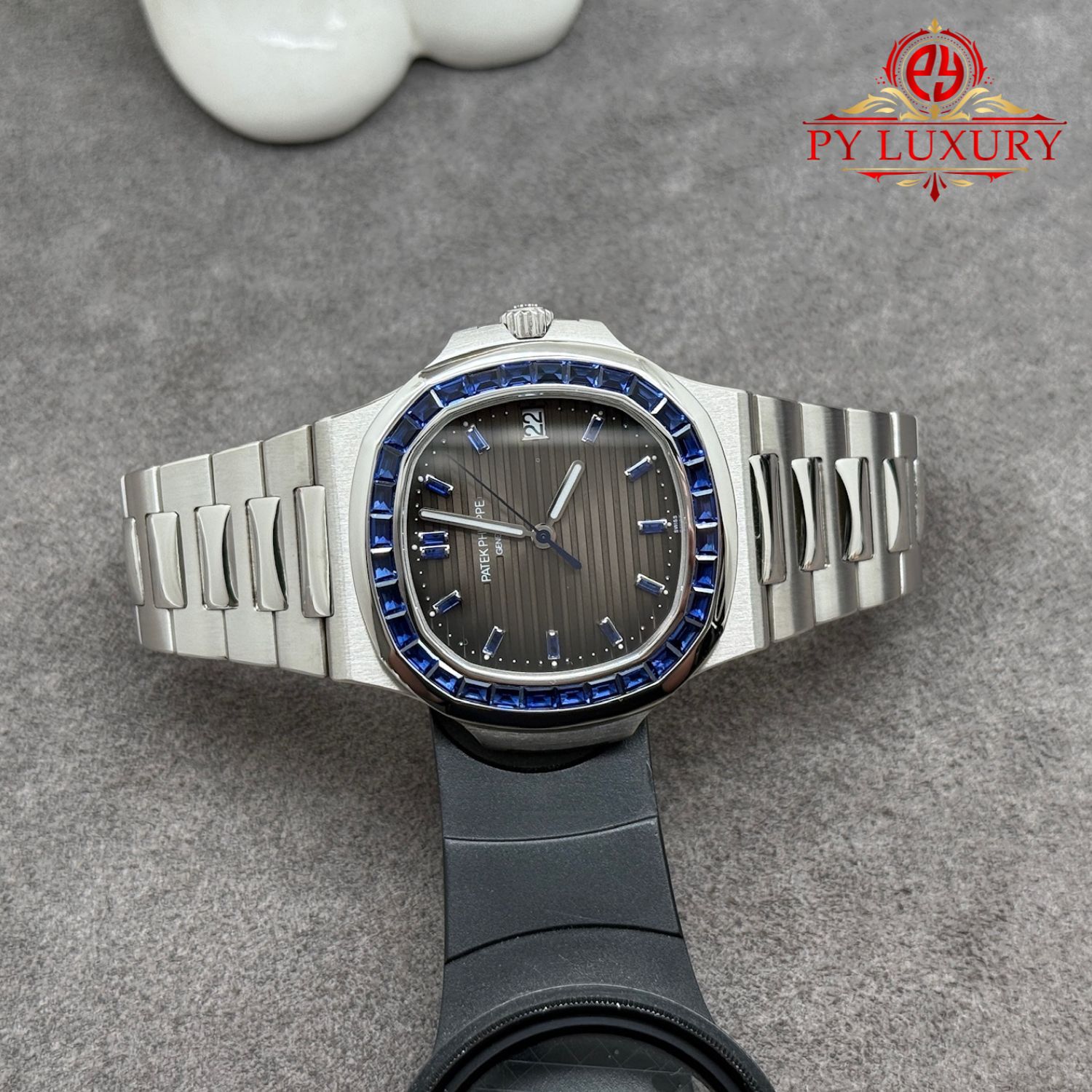 Patek Philippe Nautilus 5711/111P-001 Blue Sapphire Custom Made 1:1 Real Platinum 40mm - Image 3