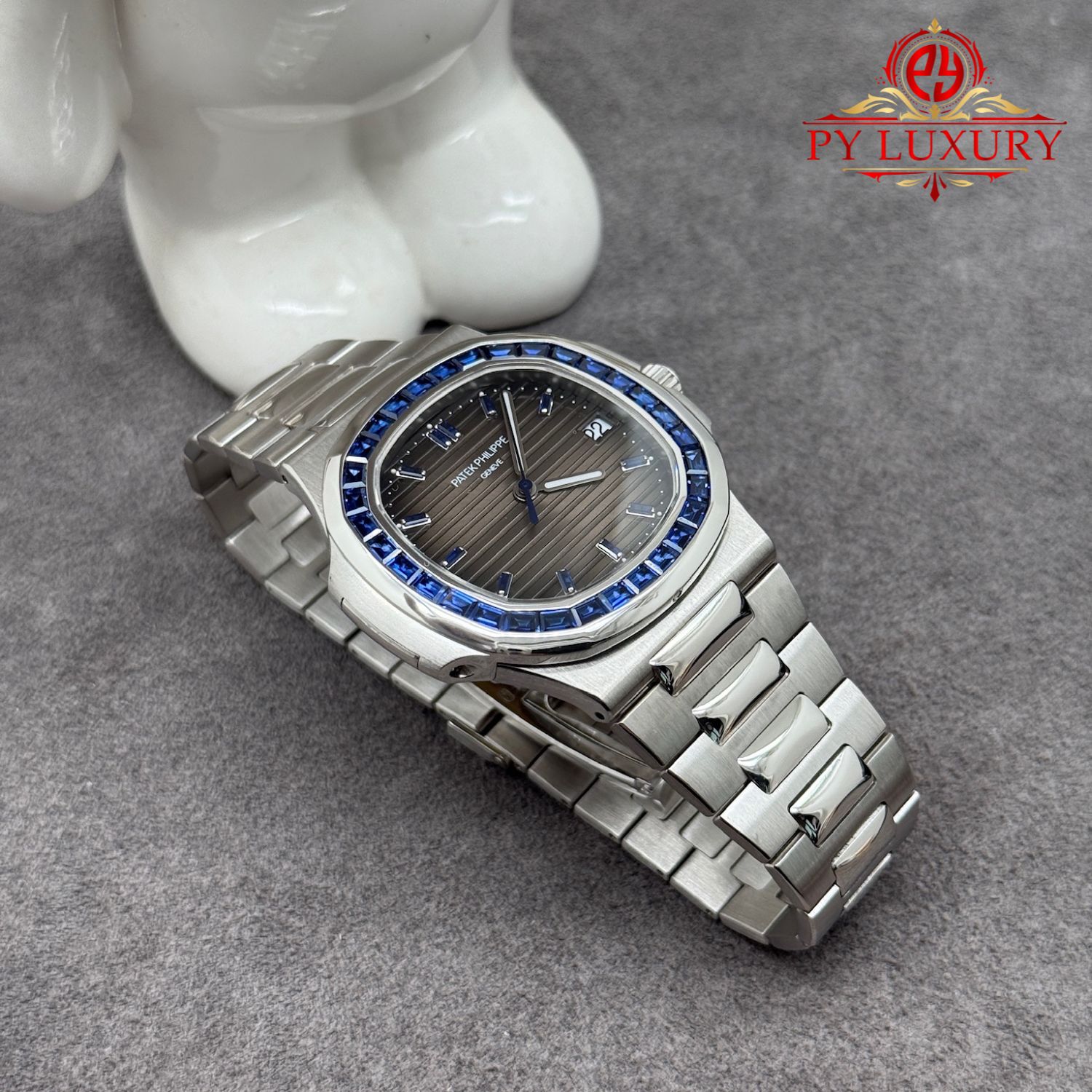 Patek Philippe Nautilus 5711/111P-001 Blue Sapphire Custom Made 1:1 Real Platinum 40mm - Image 4