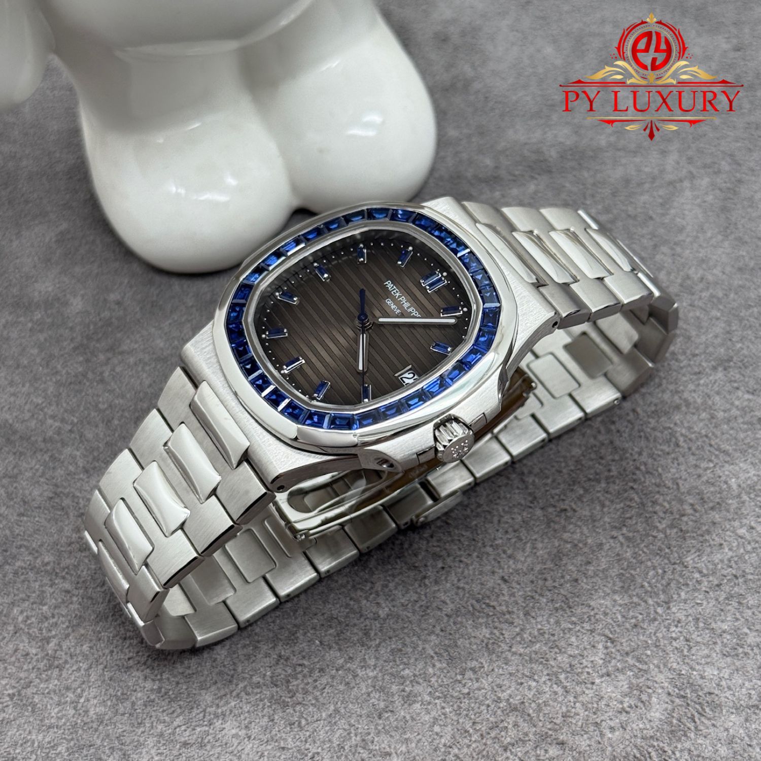 Patek Philippe Nautilus 5711/111P-001 Blue Sapphire Custom Made 1:1 Real Platinum 40mm - Image 5