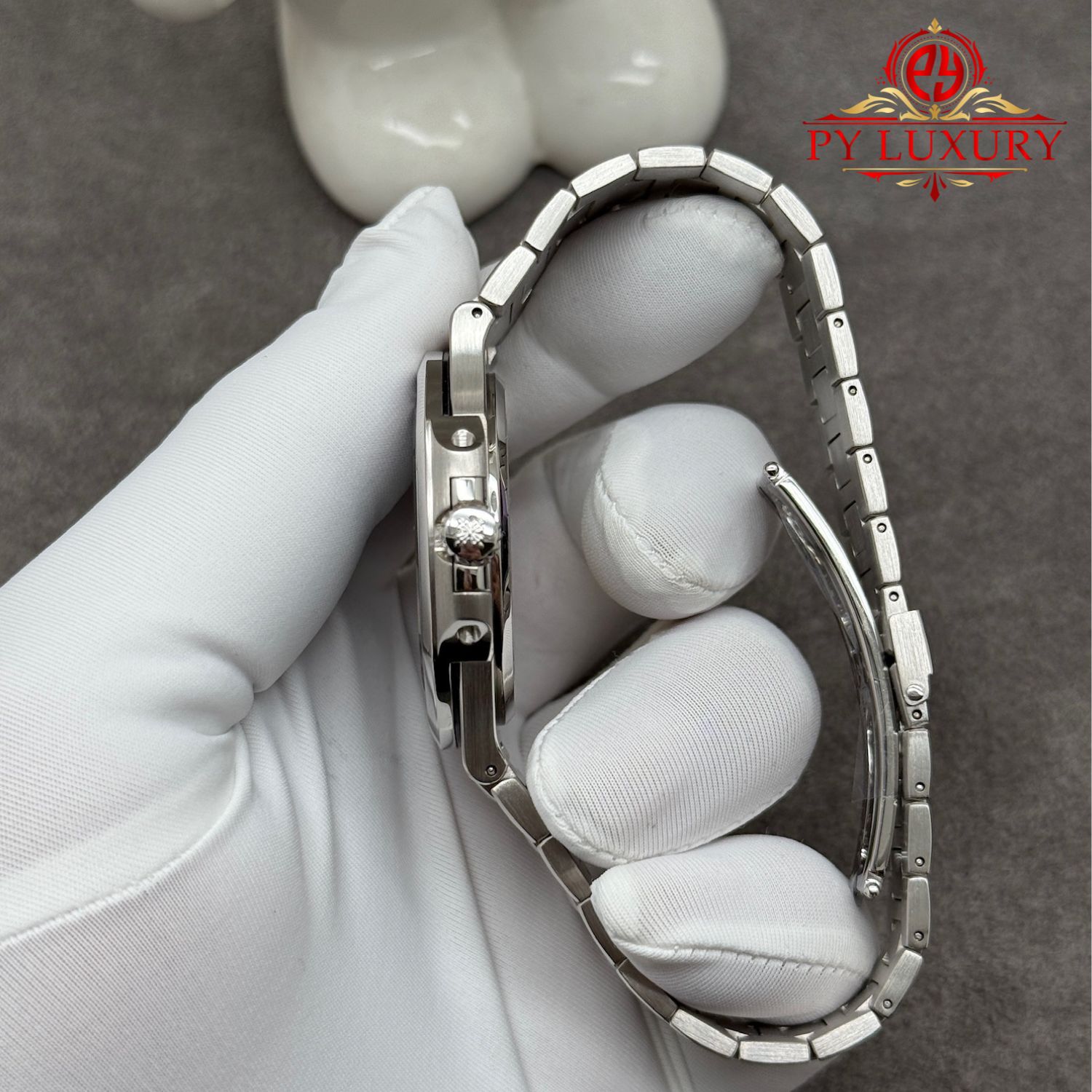 Patek Philippe Nautilus 5711/111P-001 Blue Sapphire Custom Made 1:1 Real Platinum 40mm - Image 9