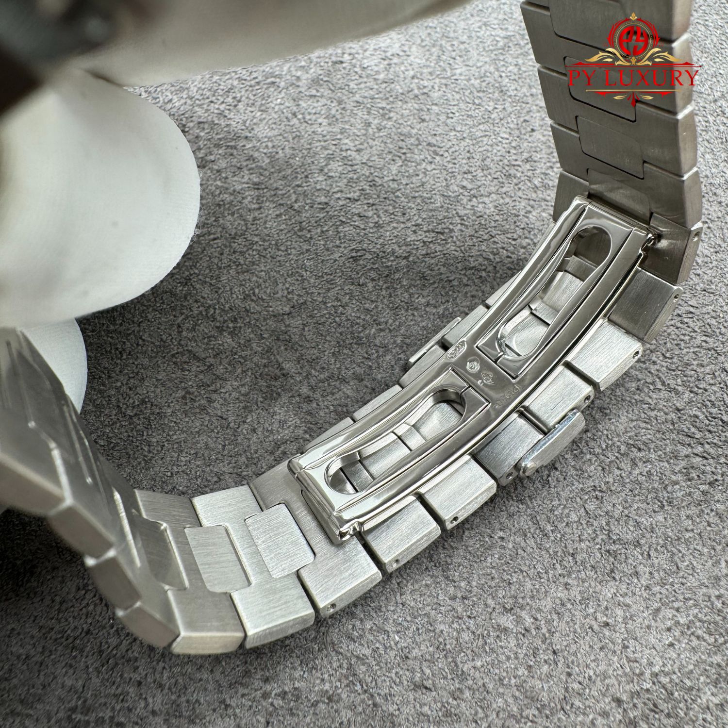 Patek Philippe Nautilus 5711/111P-001 Blue Sapphire Custom Made 1:1 Real Platinum 40mm - Image 12