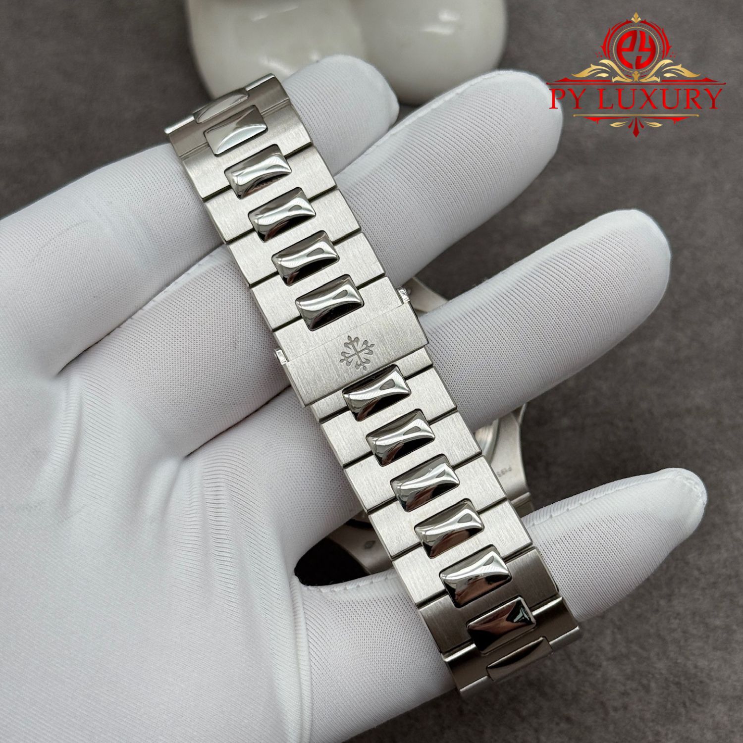 Patek Philippe Nautilus 5711/111P-001 Blue Sapphire Custom Made 1:1 Real Platinum 40mm - Image 13