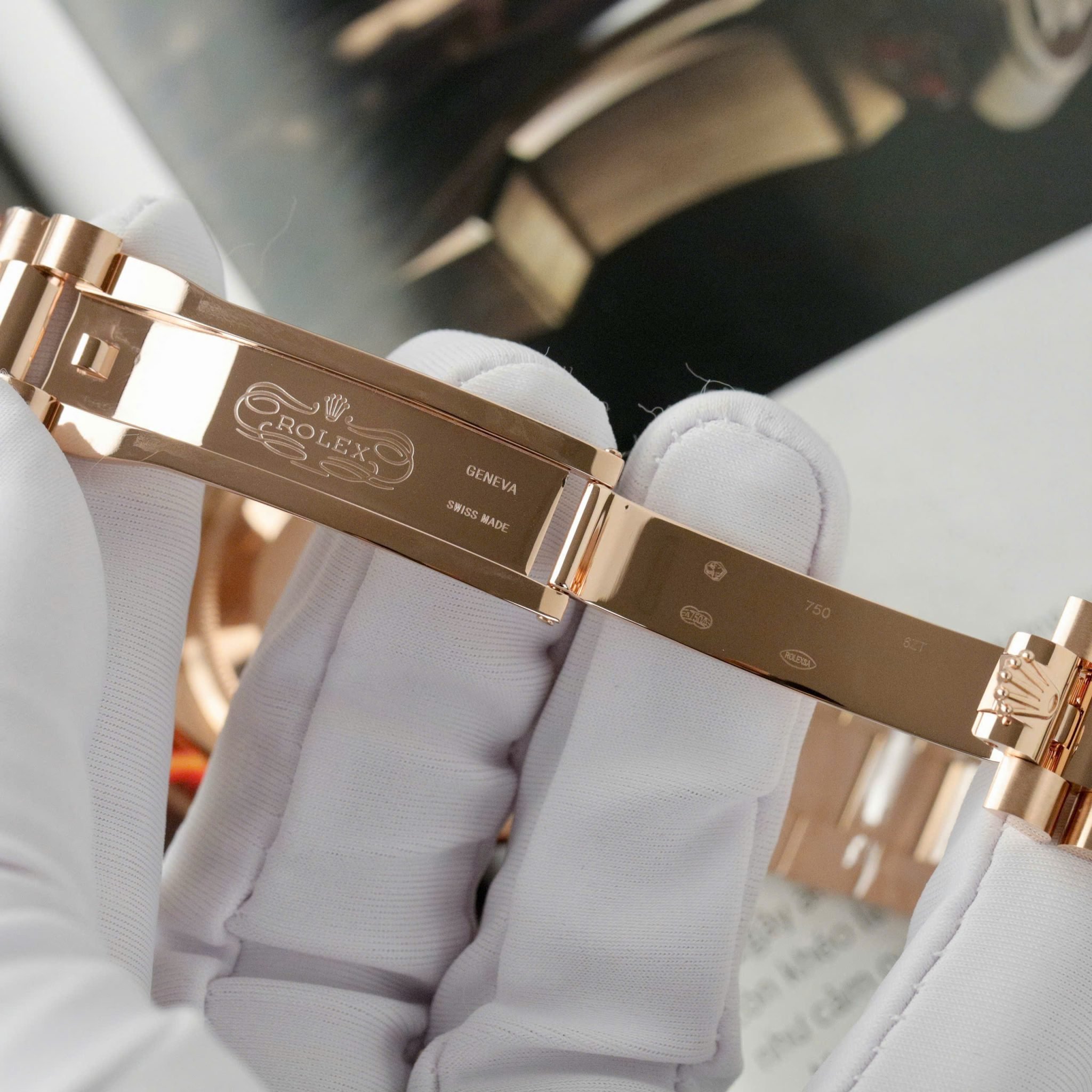 Rolex Day-Date 118235 Chocolate Diamond & Ruby Dial 18K Rose Gold Wrapped 1:1 Replica GMF 36mm - Image 8