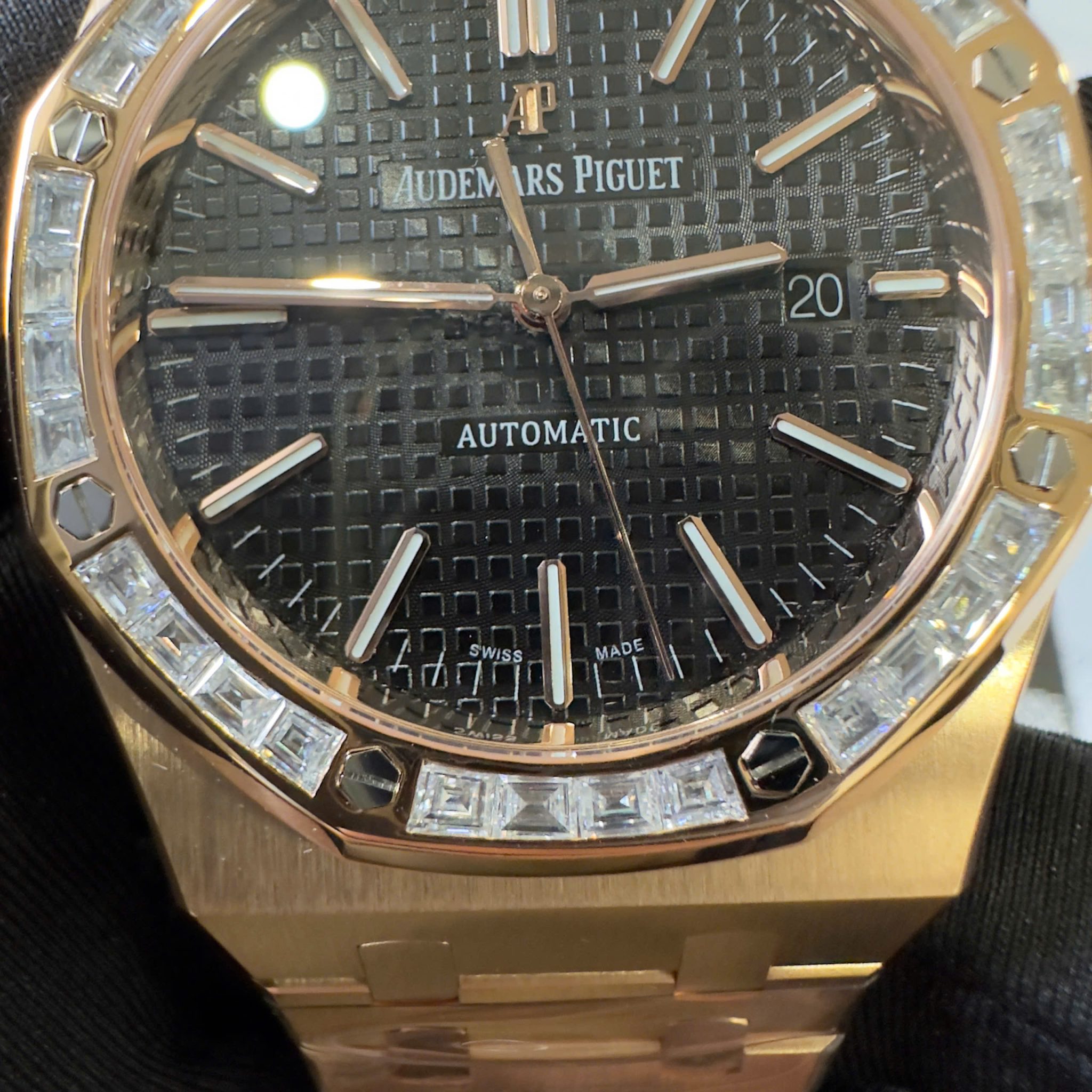 Audemars Piguet Royal Oak 15400OR Black Dial Custom Baguette Moissanite Bezel 18K Gold Wrapped 1:1 Best Replica 41mm - Image 8