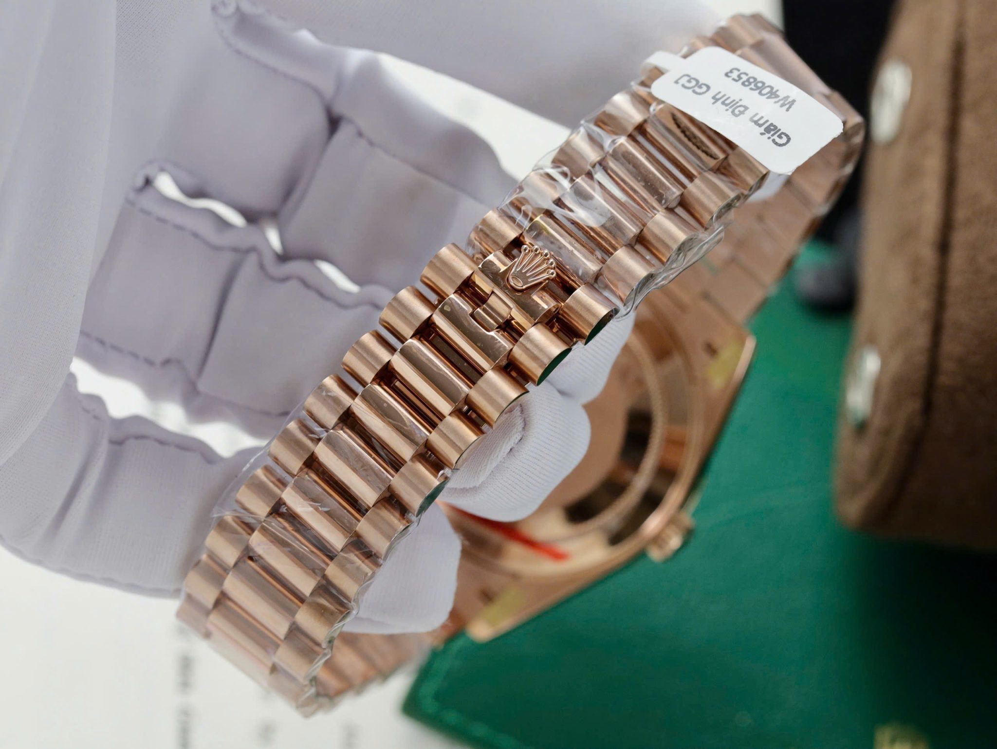 Rolex Day-Date 40 Meteorite Baguette Moissanite Dial 18K Rose Gold Wrapped Moissanite Bezel GMF V3 Best Replica 40mm - Image 9