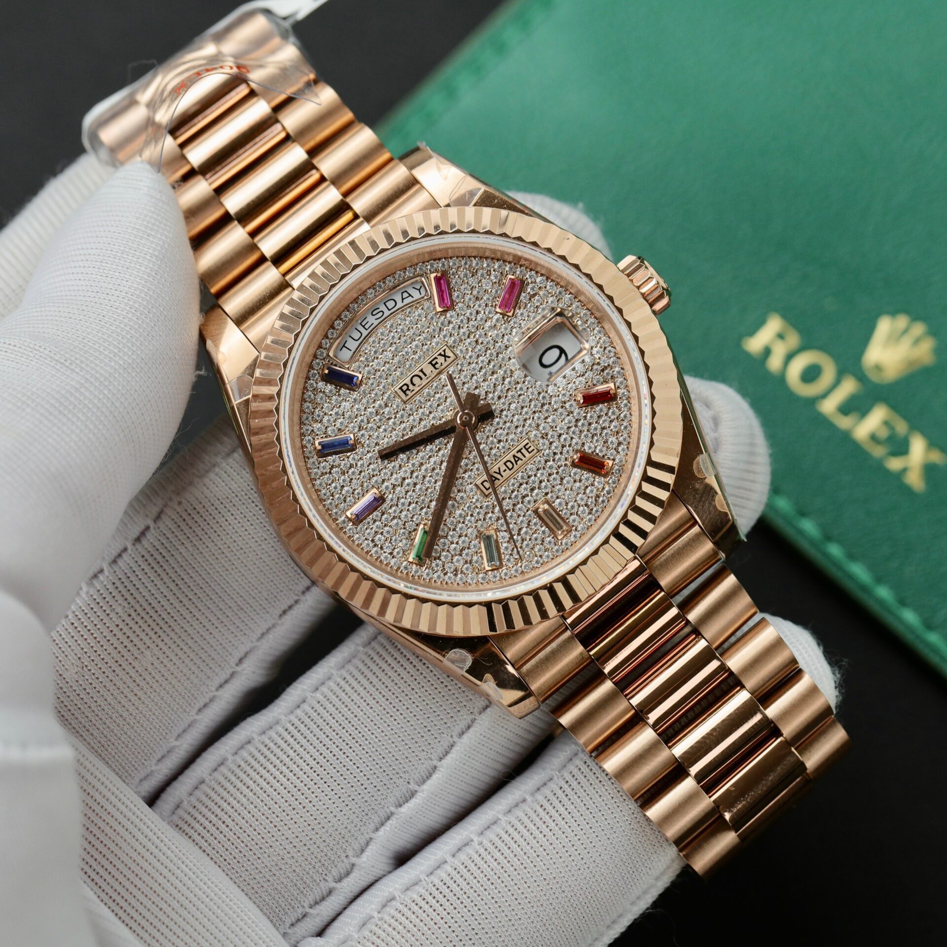 Rolex Day-Date 40 228235 Rose Gold Custom Moissanite Rainbow Dial Best Replica - Image 3