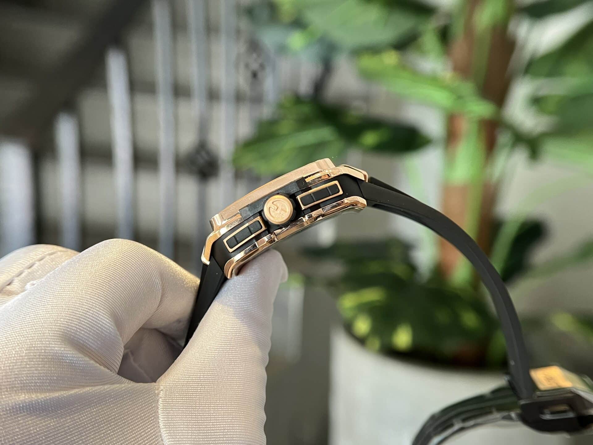 Hublot Square Bang King Gold Custom Moissanite Bezel Top Quality Replica 42mm - Image 6