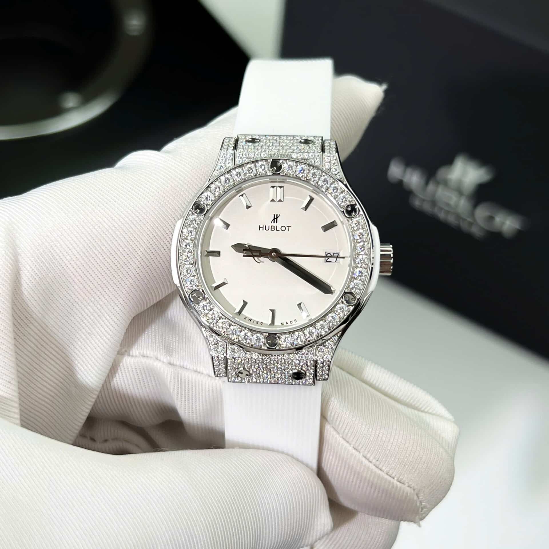 Hublot Classic Fusion Titanium Pavé White Dial Custom Moissanite Rubber Strap Best Replica 33mm - Image 2