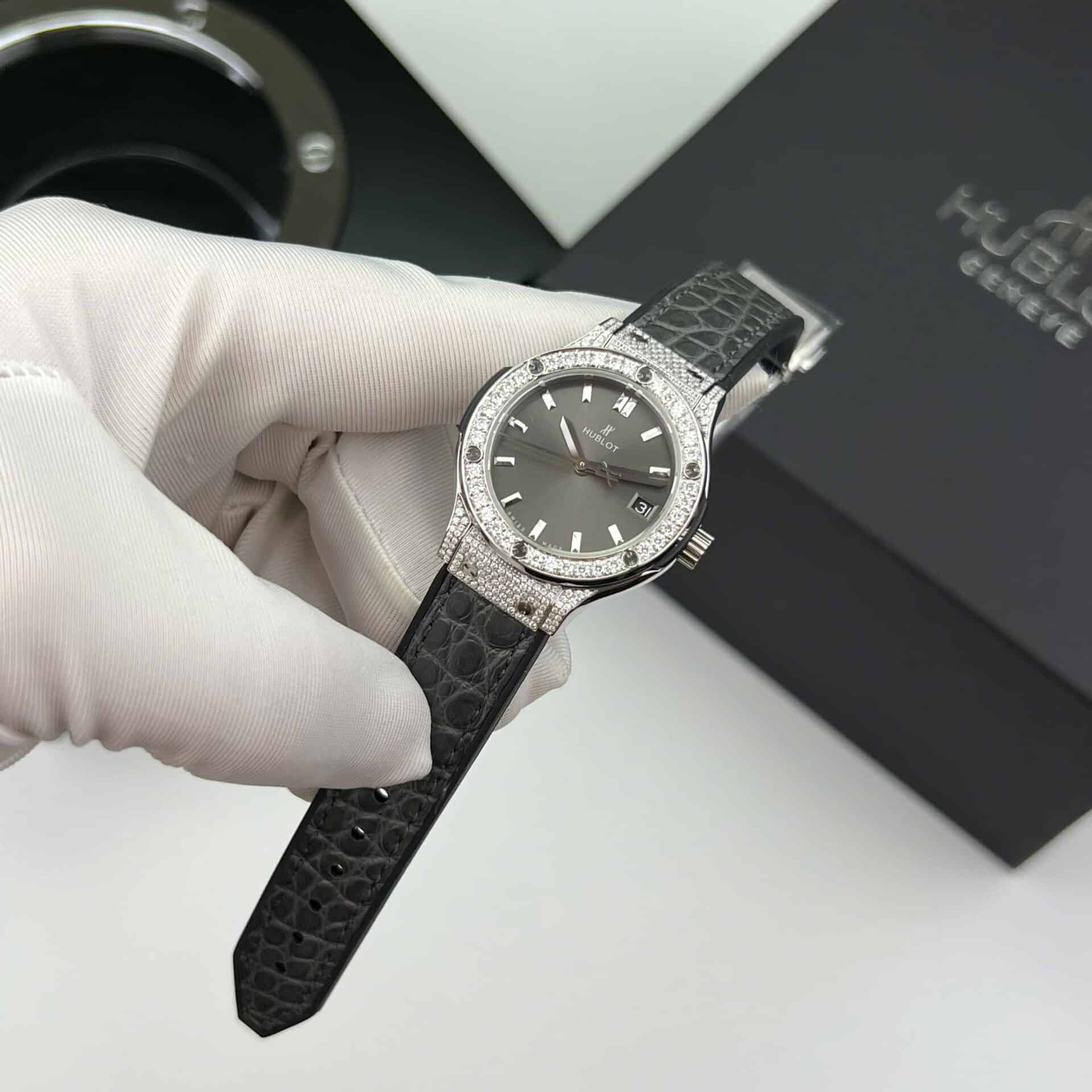 Hublot Classic Fusion Titanium Pavé Grey Dial Custom Moissanite Leather Best Replica 33mm - Image 3