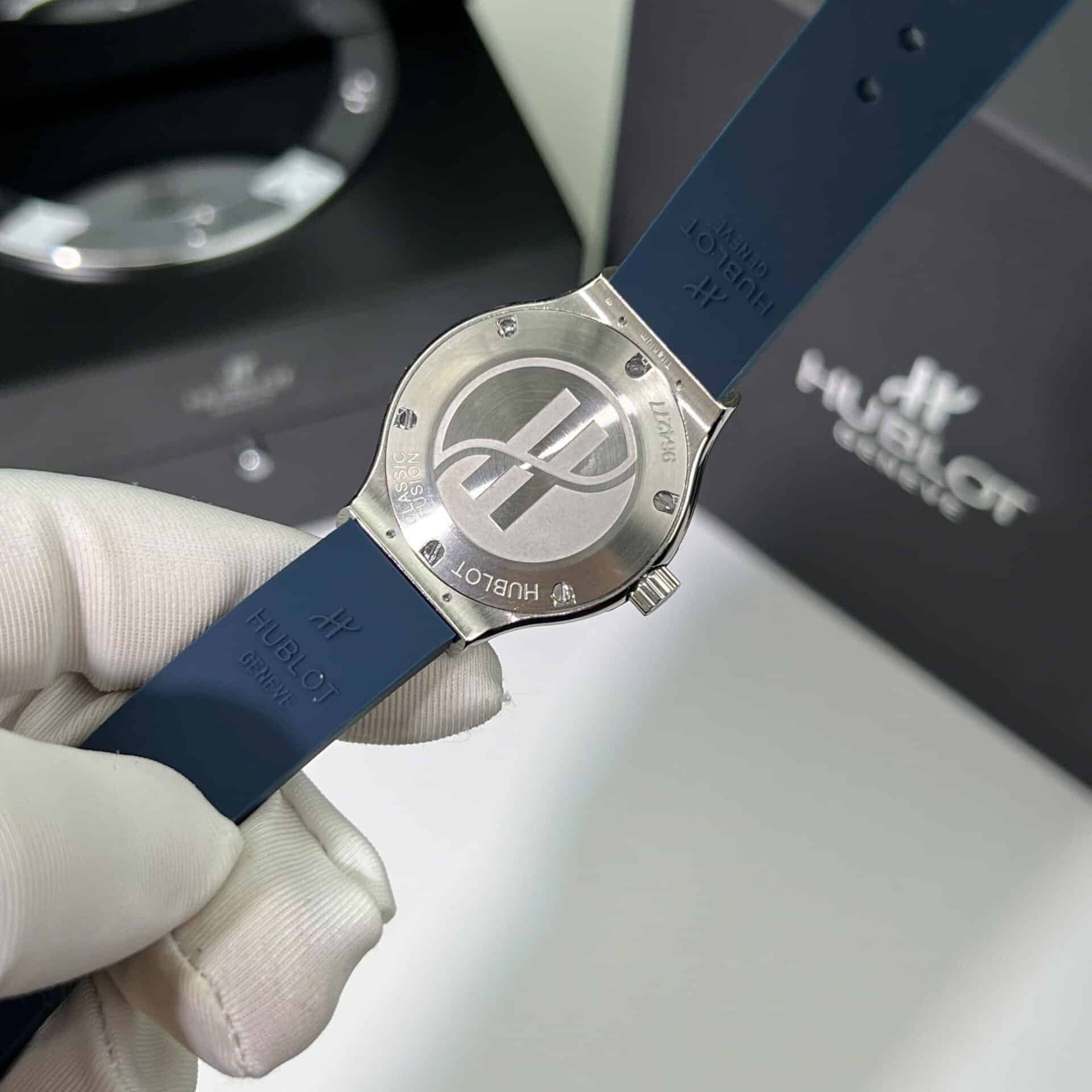 Hublot Classic Fusion Titanium Pavé Blue Dial Rubber Custom Moissanite 33mm - Image 7
