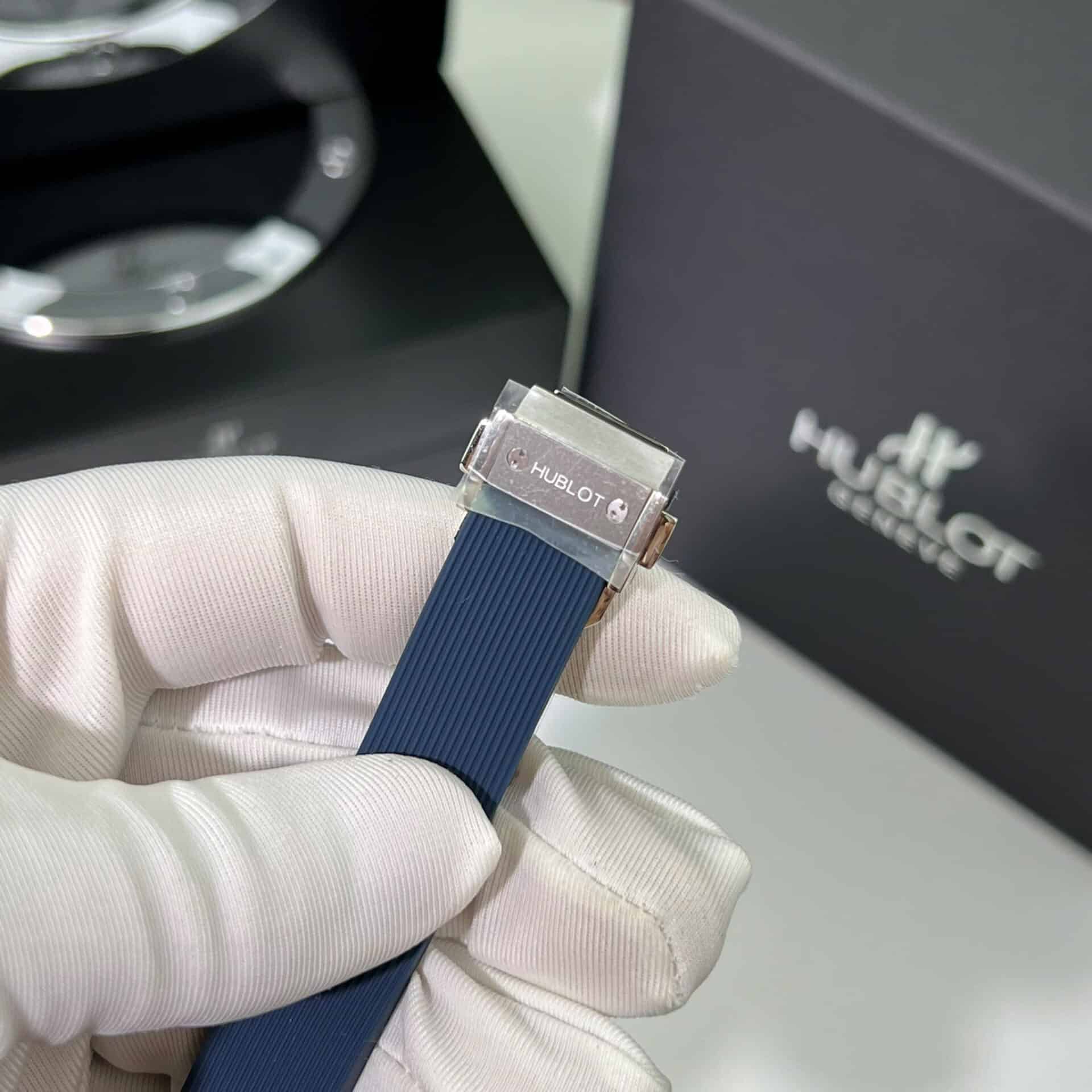 Hublot Classic Fusion Titanium Pavé Blue Dial Rubber Custom Moissanite 33mm - Image 8