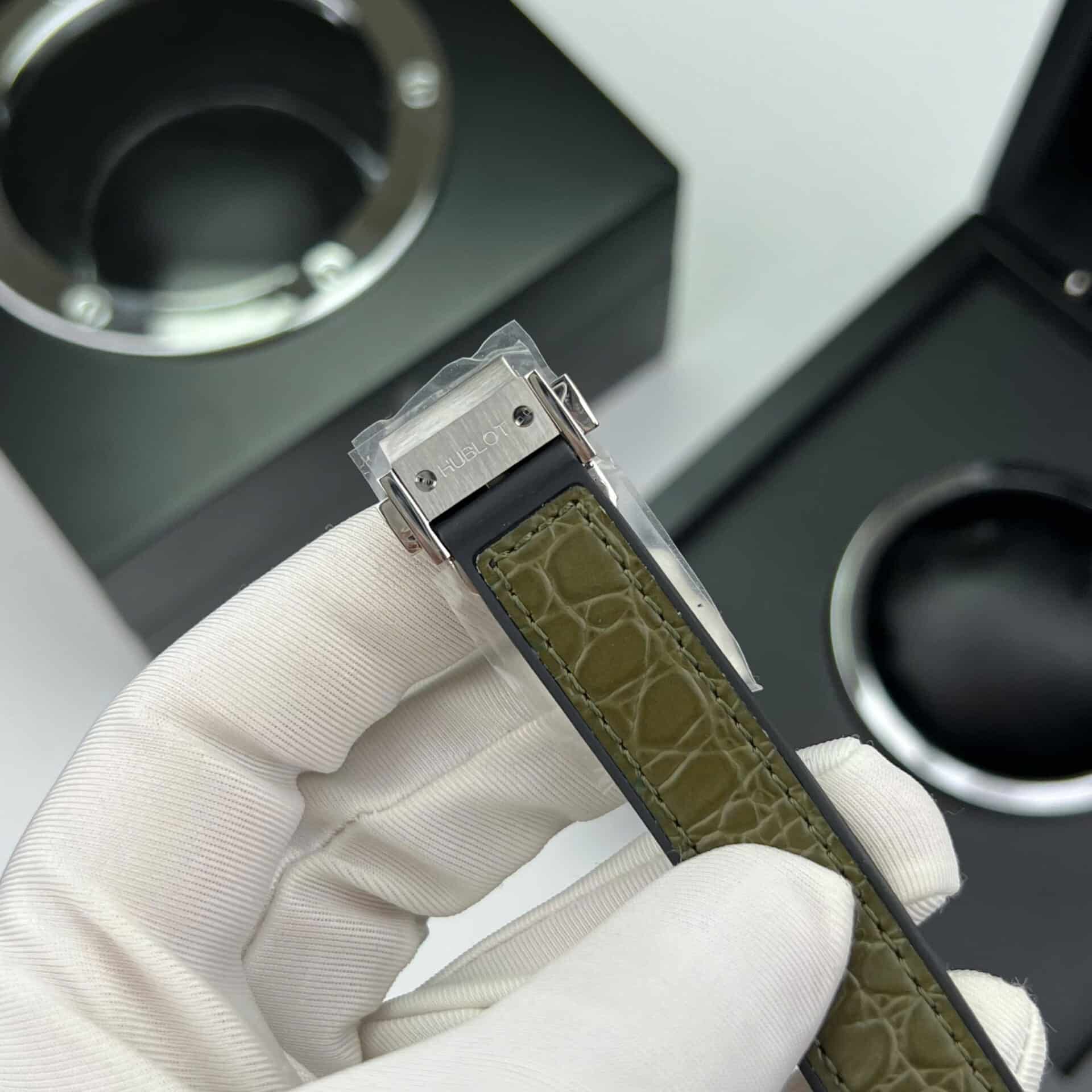 Hublot Classic Fusion Green Titanium Pavé Custom Moissanite Quartz 33mm - Image 8