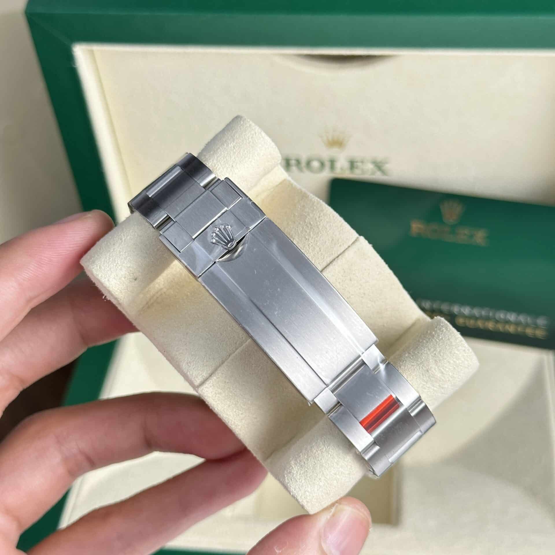 Rolex Submariner 124060 No Date BLack Dial Clean Factory 1:1 Replica 41mm - Image 10